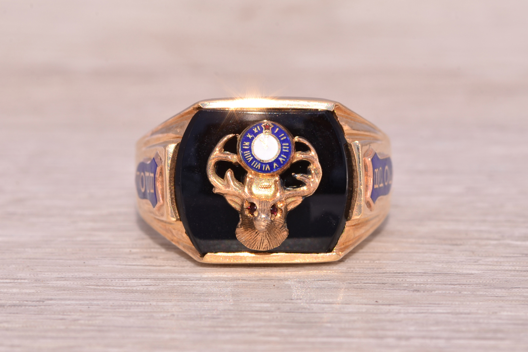 SOLD - The Elk Lodge Heritage: Onyx and Ruby Ring in Yellow Gold - Image 7