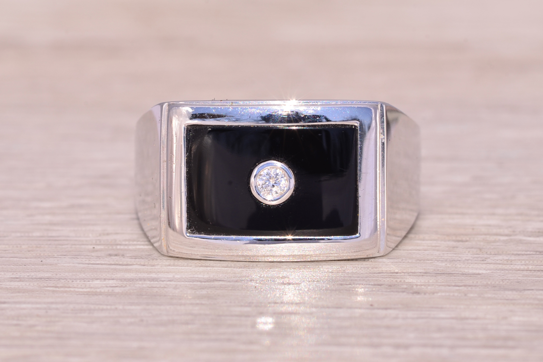 SOLD - The Onyx Brilliance: Diamond and Onyx Ring in White Gold - Image 2