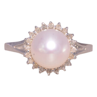 The Pearl Radiance: Freshwater Pearl and Natural Diamond Ring in White Gold