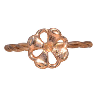The Floral Twist: Vintage Floral Motif Ring in Yellow Gold