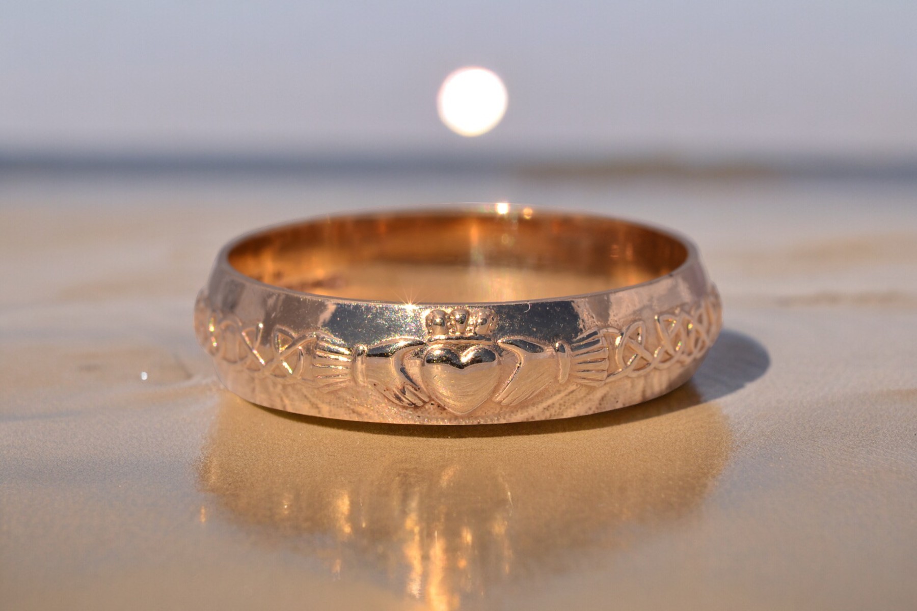SOLD - The Irish Heritage: Claddagh Band Ring in 14 Karat Yellow Gold - Image 11