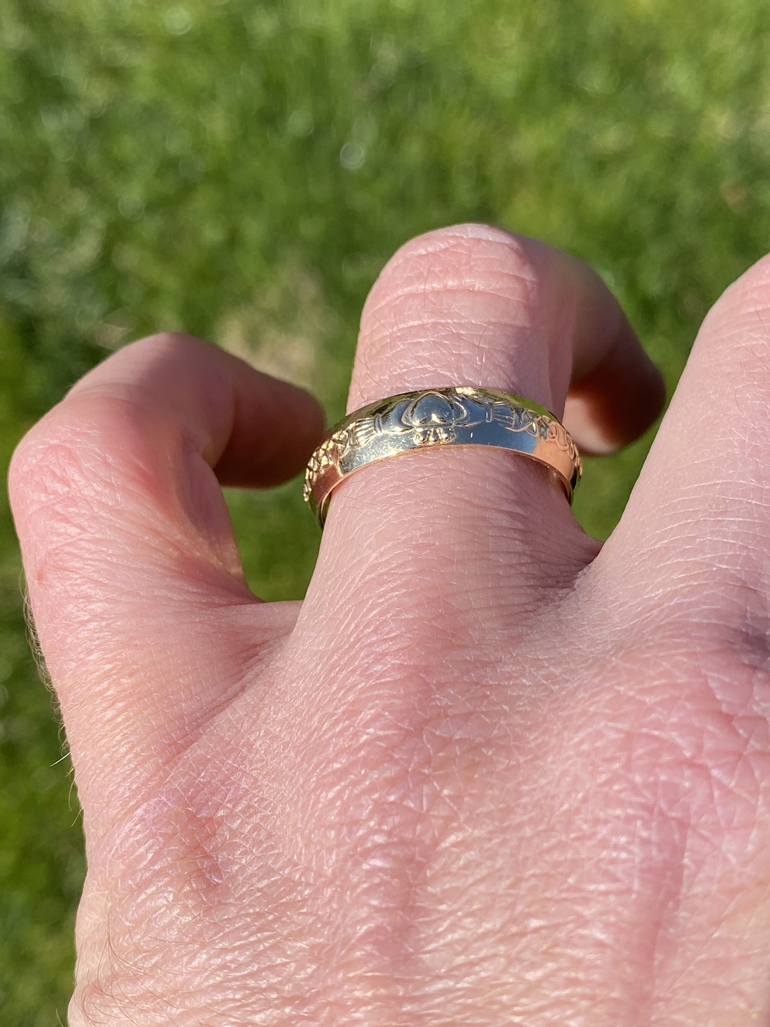 SOLD - The Irish Heritage: Claddagh Band Ring in 14 Karat Yellow Gold - Image 9