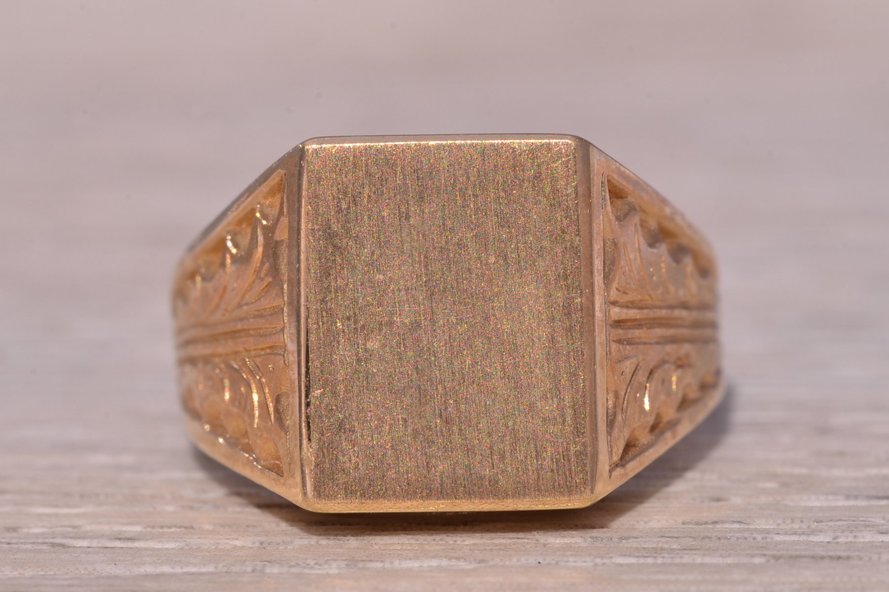 The Classic Signet: Yellow Gold Signet Ring with Hand-Engraved Sides - Image 2