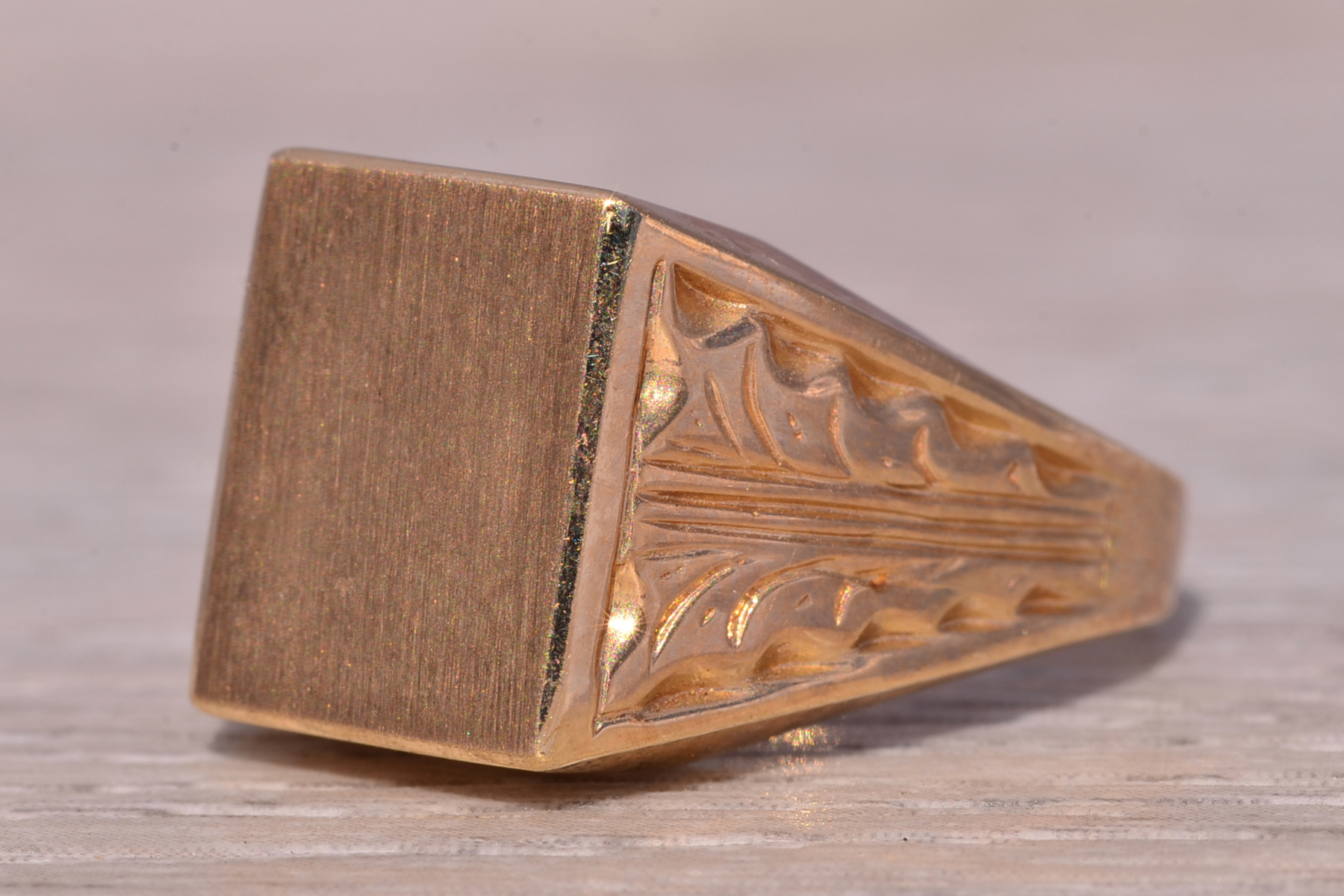 The Classic Signet: Yellow Gold Signet Ring with Hand-Engraved Sides - Image 3