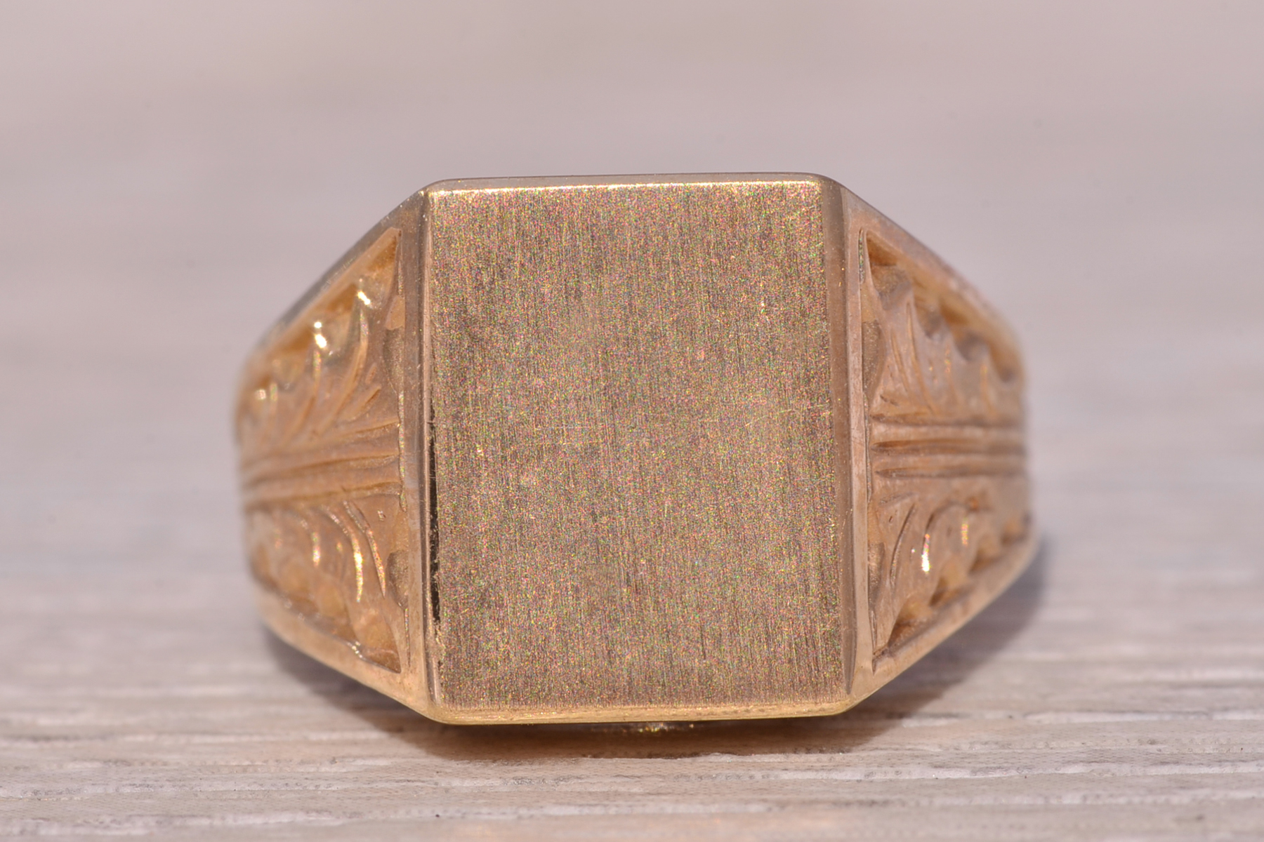 The Classic Signet: Yellow Gold Signet Ring with Hand-Engraved Sides - Image 7