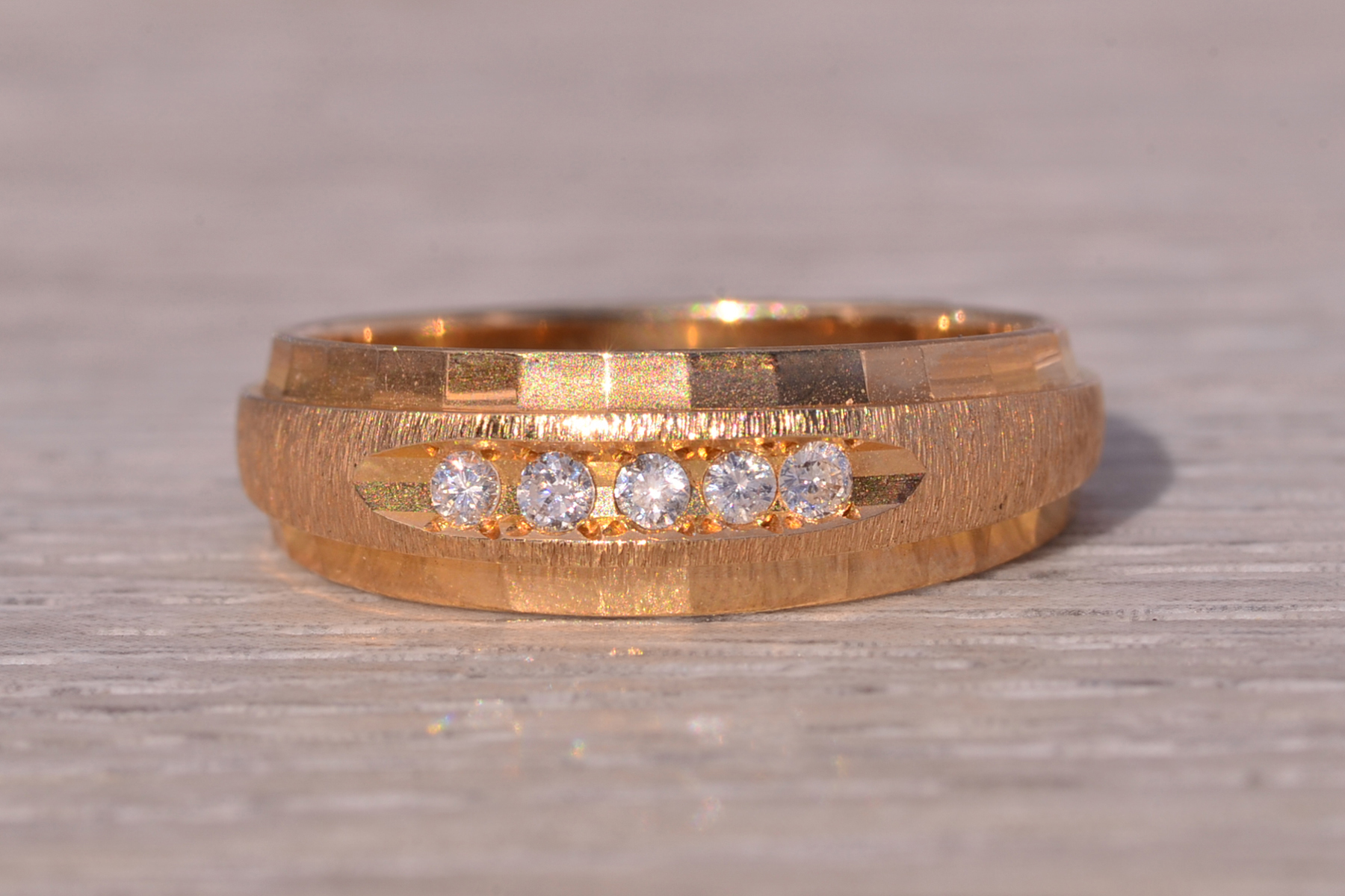 The Stylecrest: Vintage 1980's Natural Diamond Band in Yellow Gold - Image 2