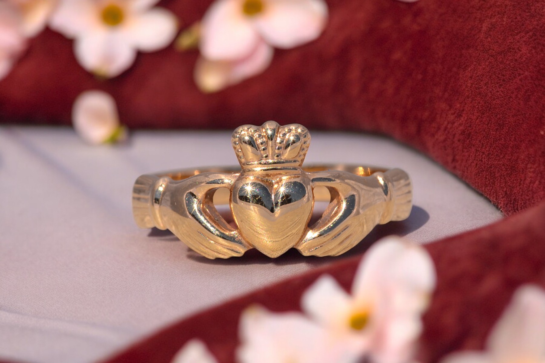 SOLD - The Solvar Claddagh: 14 Karat Yellow Gold Claddagh Ring - Image 8