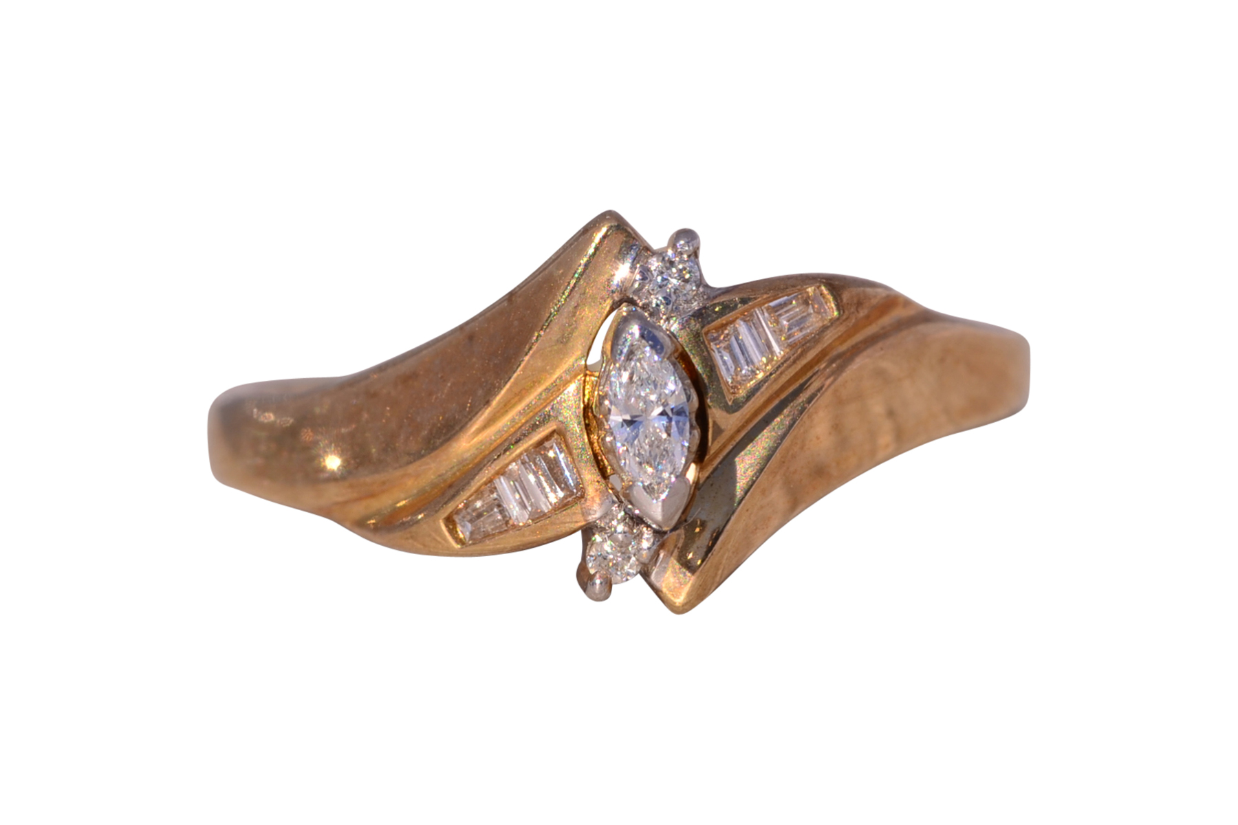 The 1980's Elegance: Natural Diamond Ring in Yellow Gold