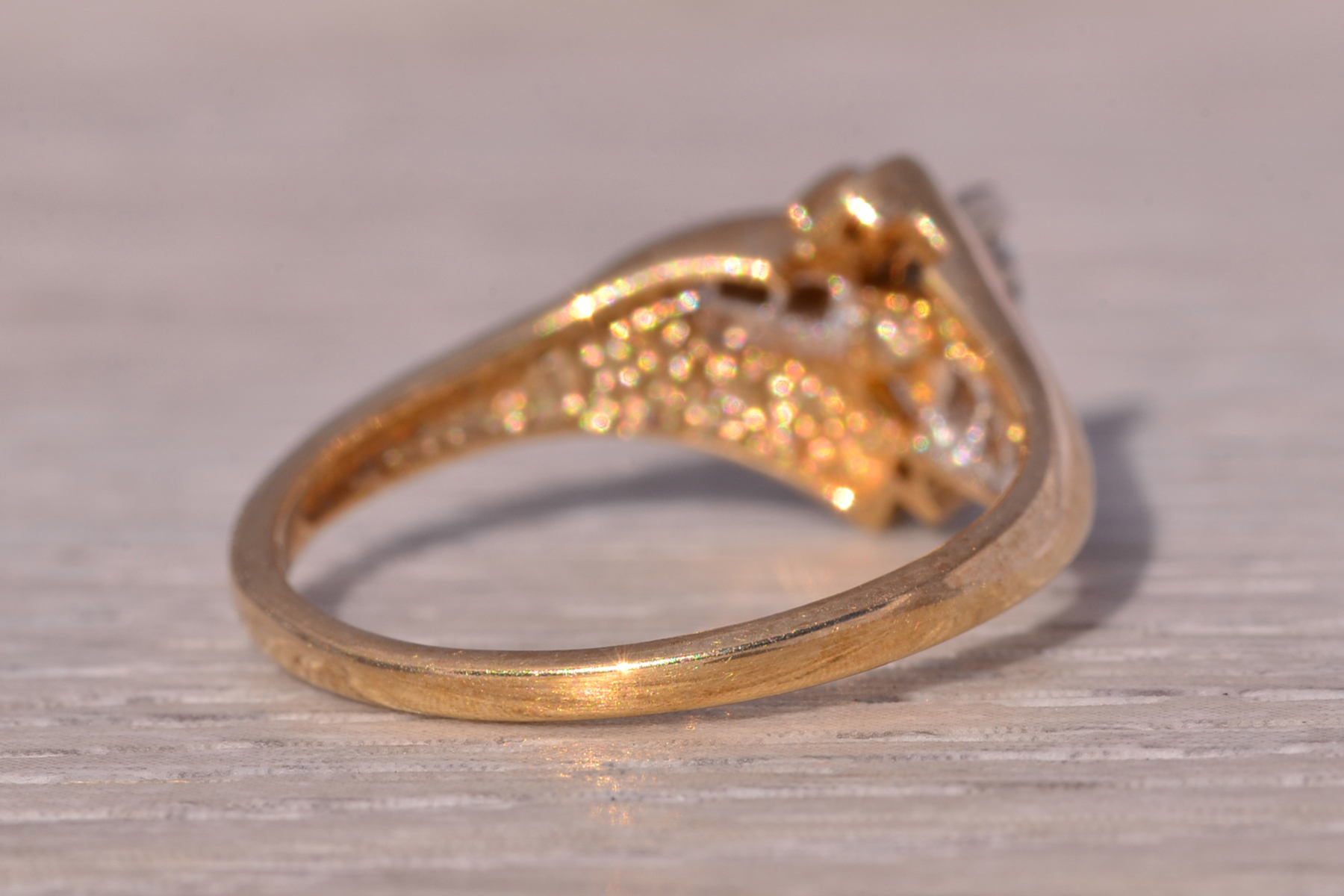 The 1980's Elegance: Natural Diamond Ring in Yellow Gold - Image 5