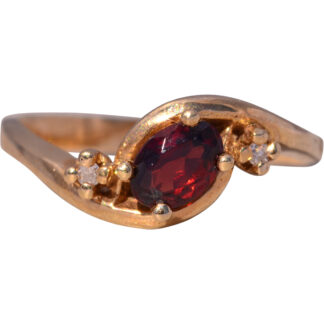 The Garnet Whisper: Natural Garnet and Diamond Ring in Yellow Gold