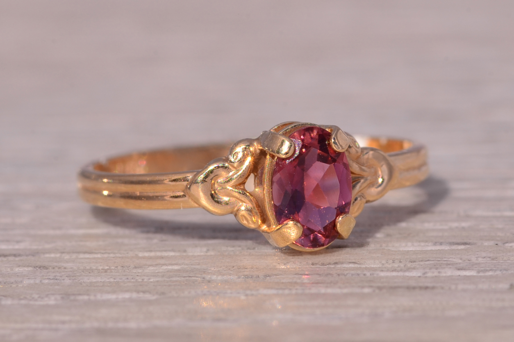 The Rosy Tourmaline: Tourmaline Ring in Yellow Gold - Image 6