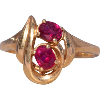 The Vivid Passion: Ruby Ring in Yellow Gold
