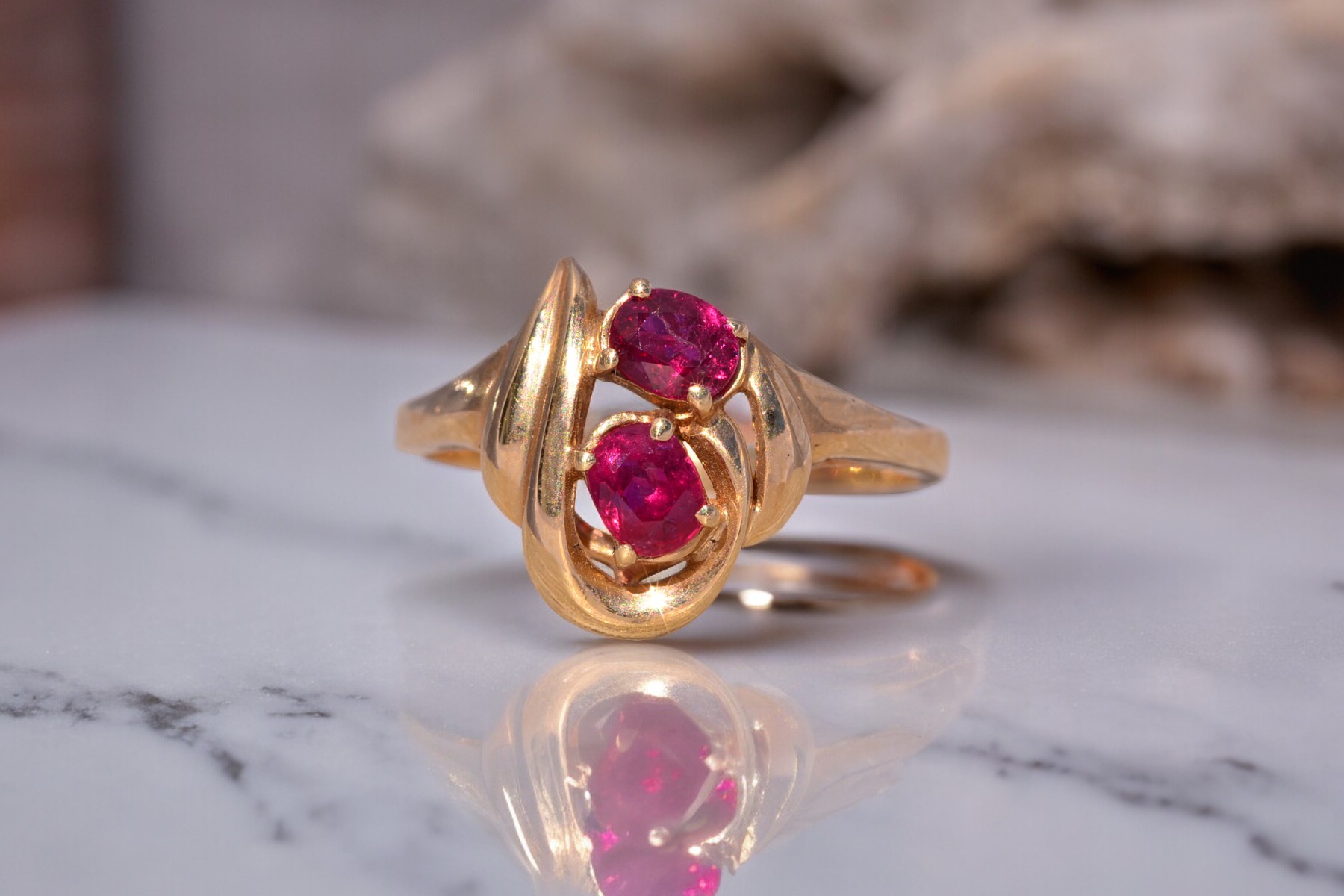 The Vivid Passion: Ruby Ring in Yellow Gold - Image 11