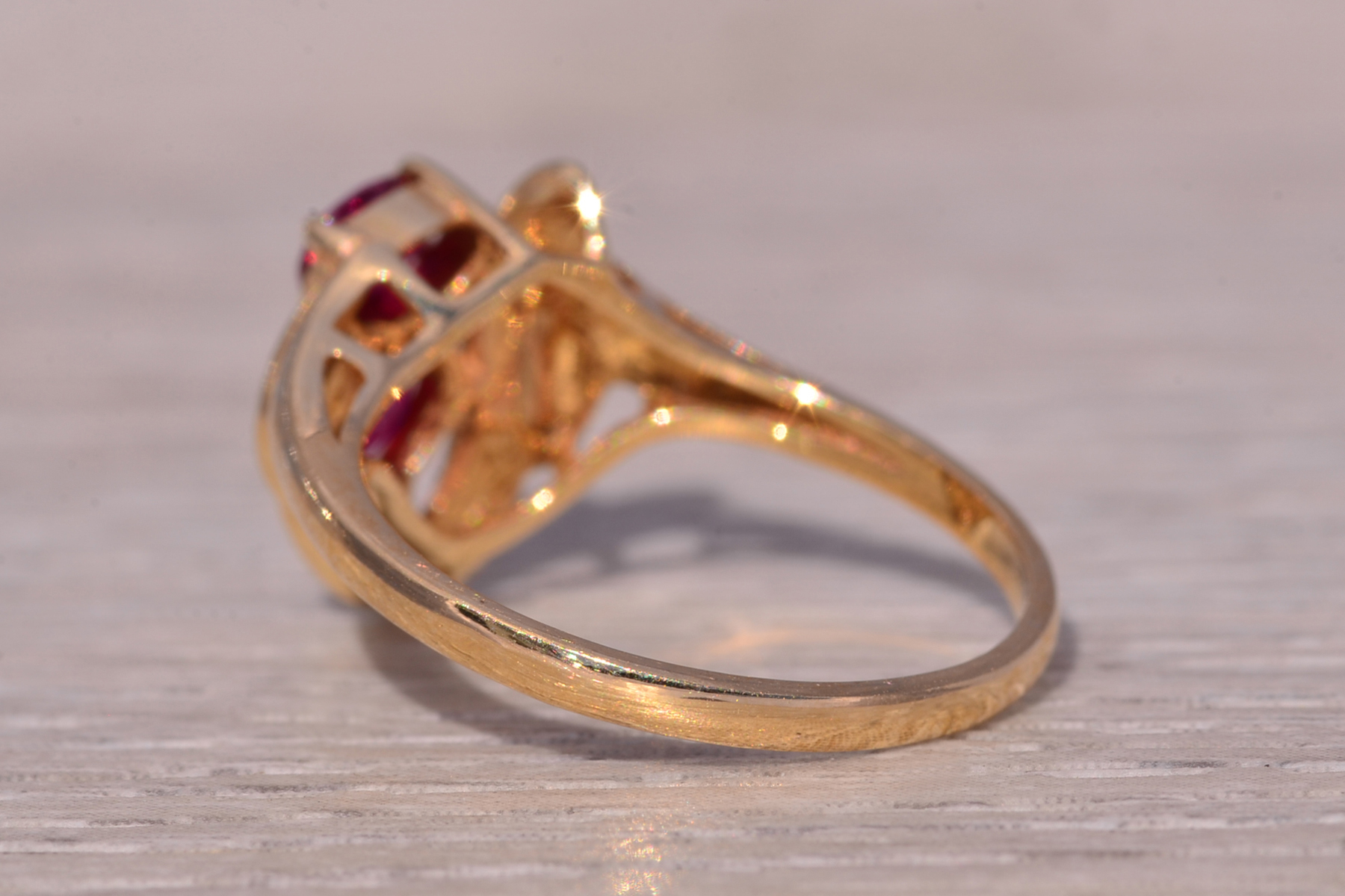 The Vivid Passion: Ruby Ring in Yellow Gold - Image 4