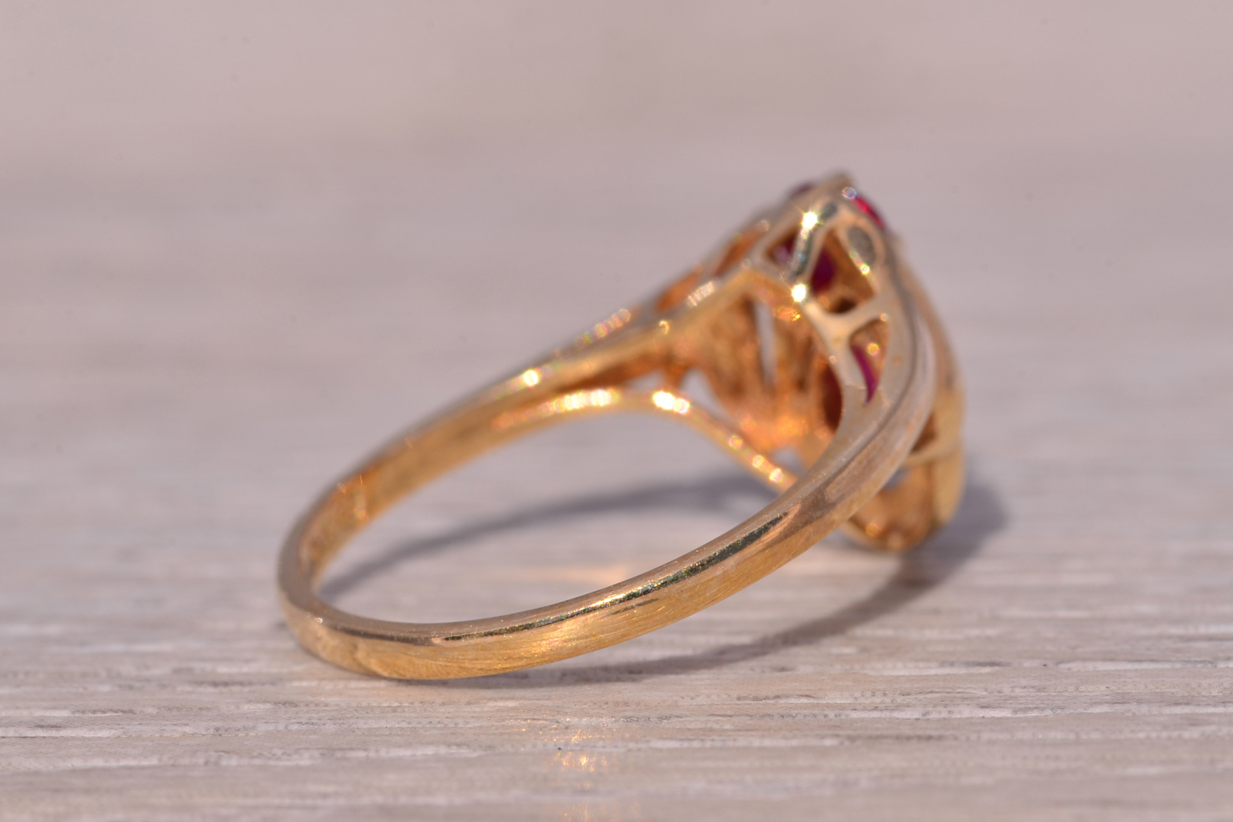 The Vivid Passion: Ruby Ring in Yellow Gold - Image 5