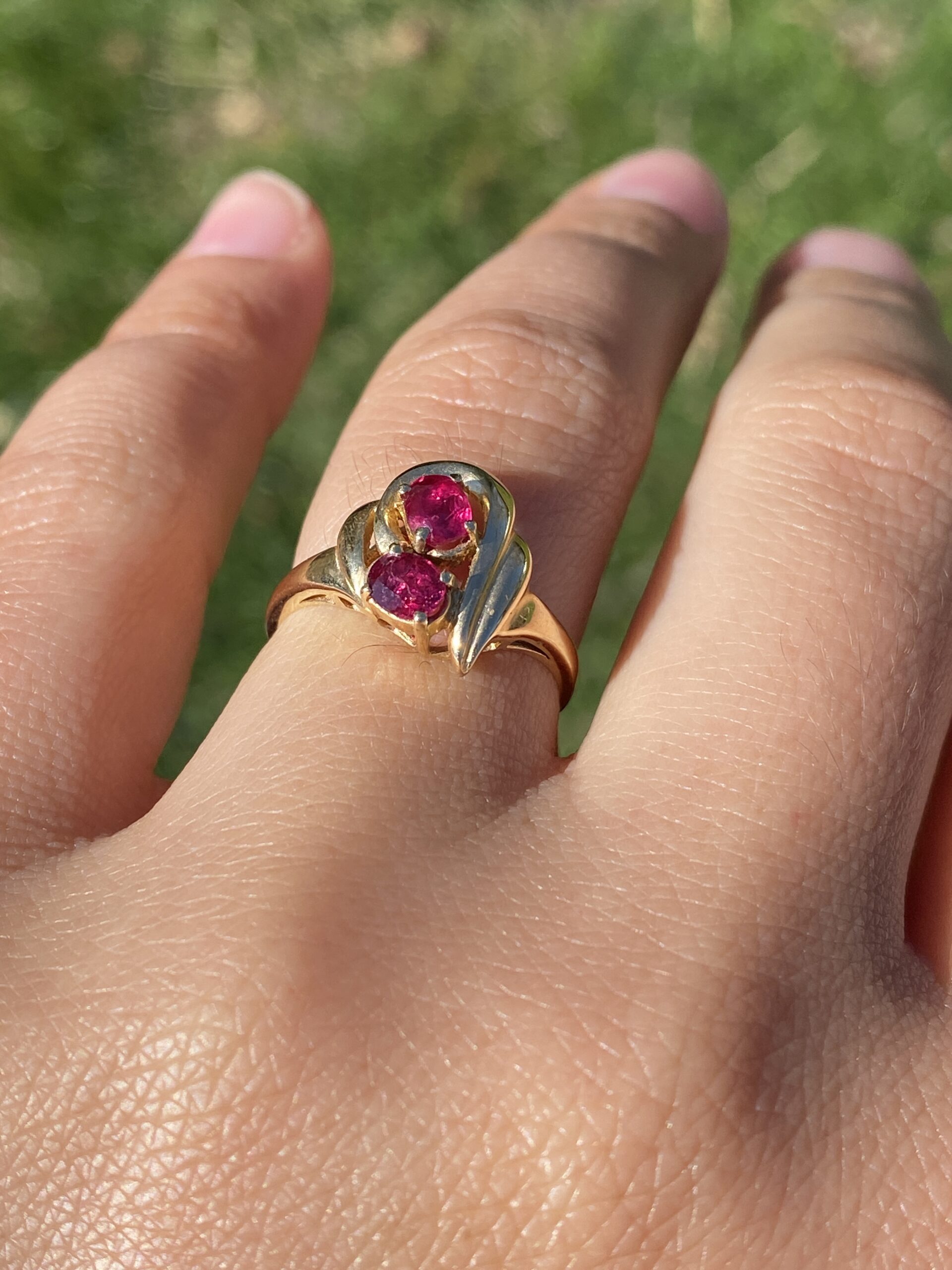 The Vivid Passion: Ruby Ring in Yellow Gold - Image 10
