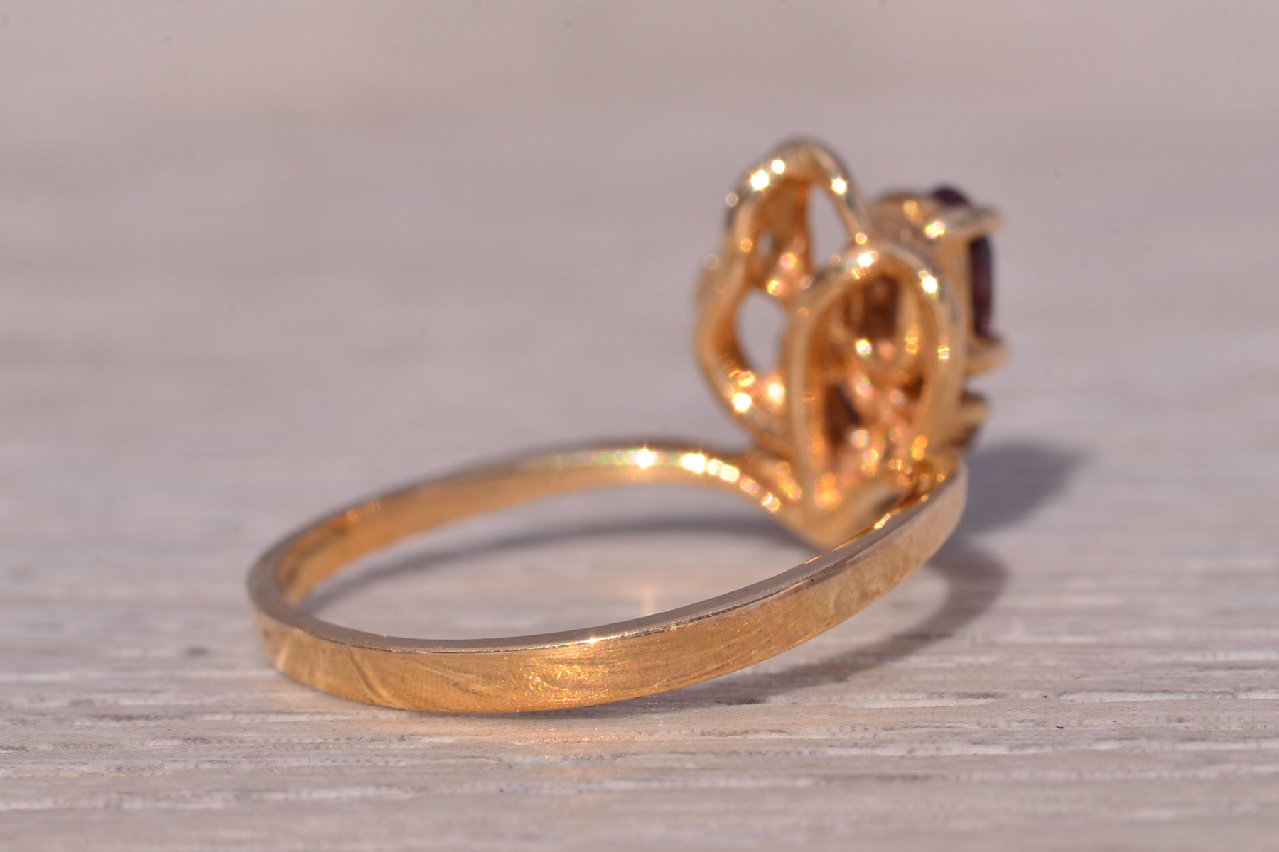The Alexandrite Bloom: Lab Grown Alexandrite and Natural Diamond Ring in Yellow Gold - Image 5