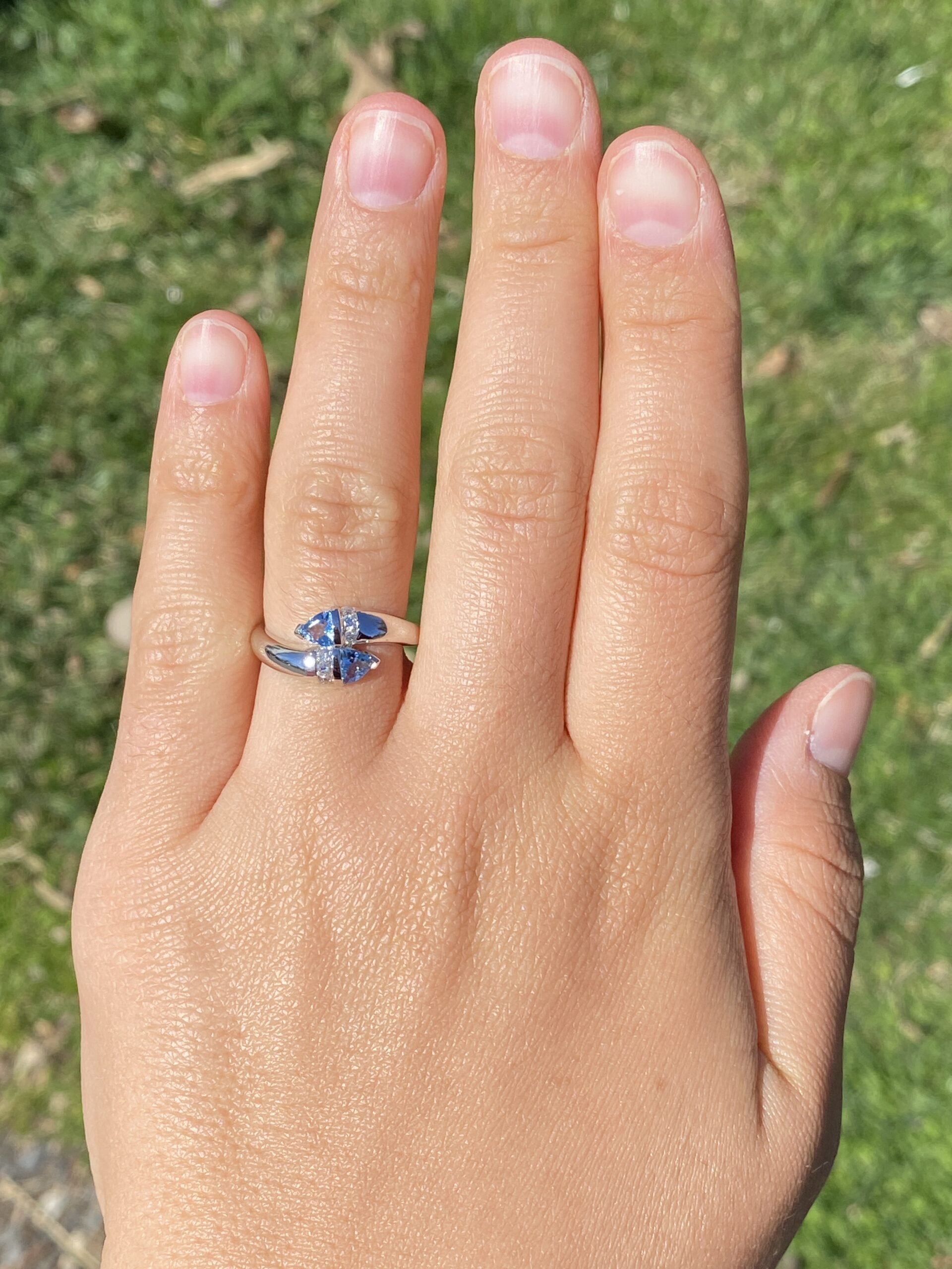 The Ocean's Embrace: Aquamarine and Diamond Bypass Ring in White Gold - Image 8