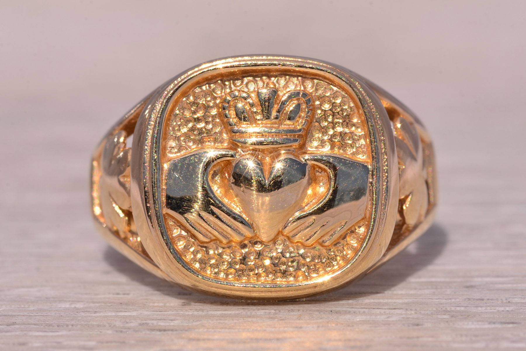 The Irish Heritage: Claddagh Ring by Sol D' Or in 14 Karat Yellow Gold - Image 2