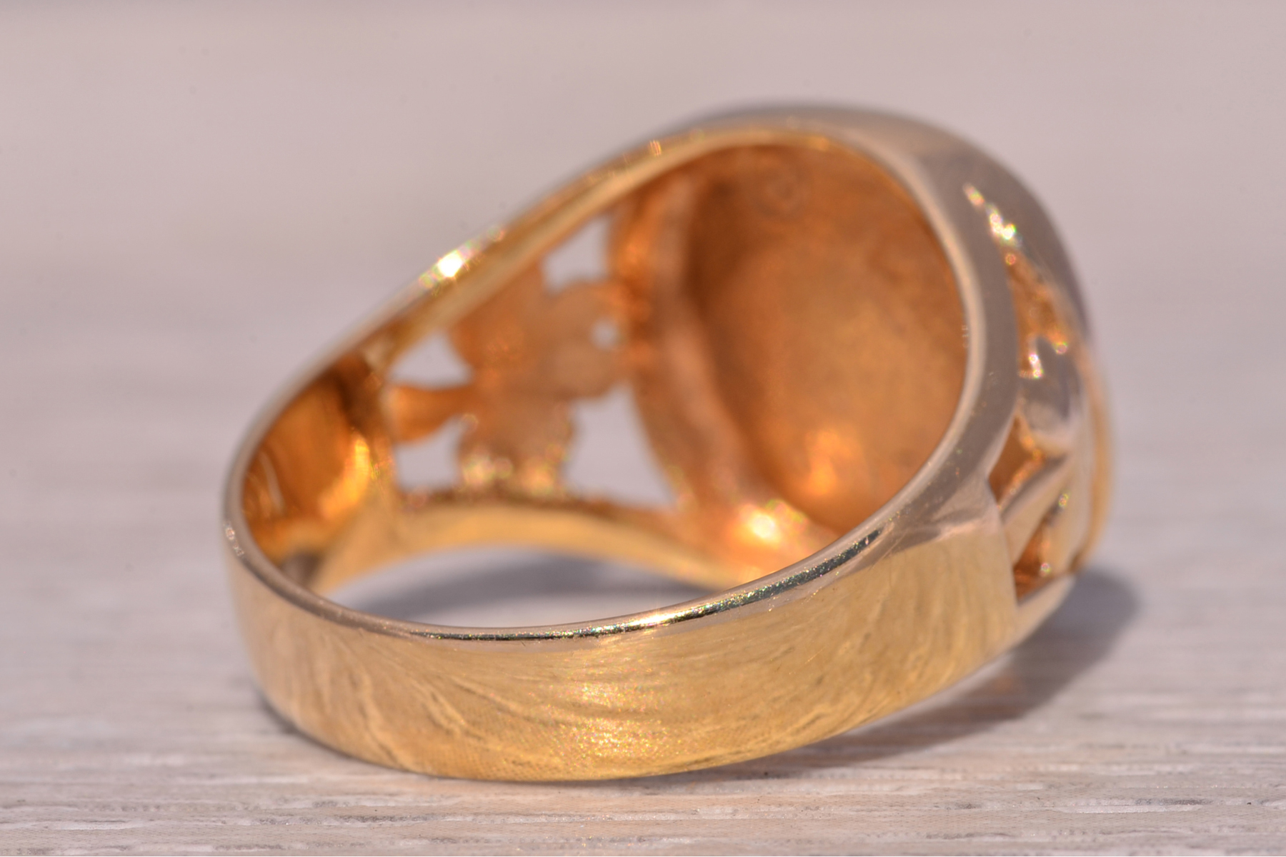 The Irish Heritage: Claddagh Ring by Sol D' Or in 14 Karat Yellow Gold - Image 5