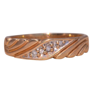The Antique Elegance: Old Cut Diamond Ring in 14 Karat Yellow Gold