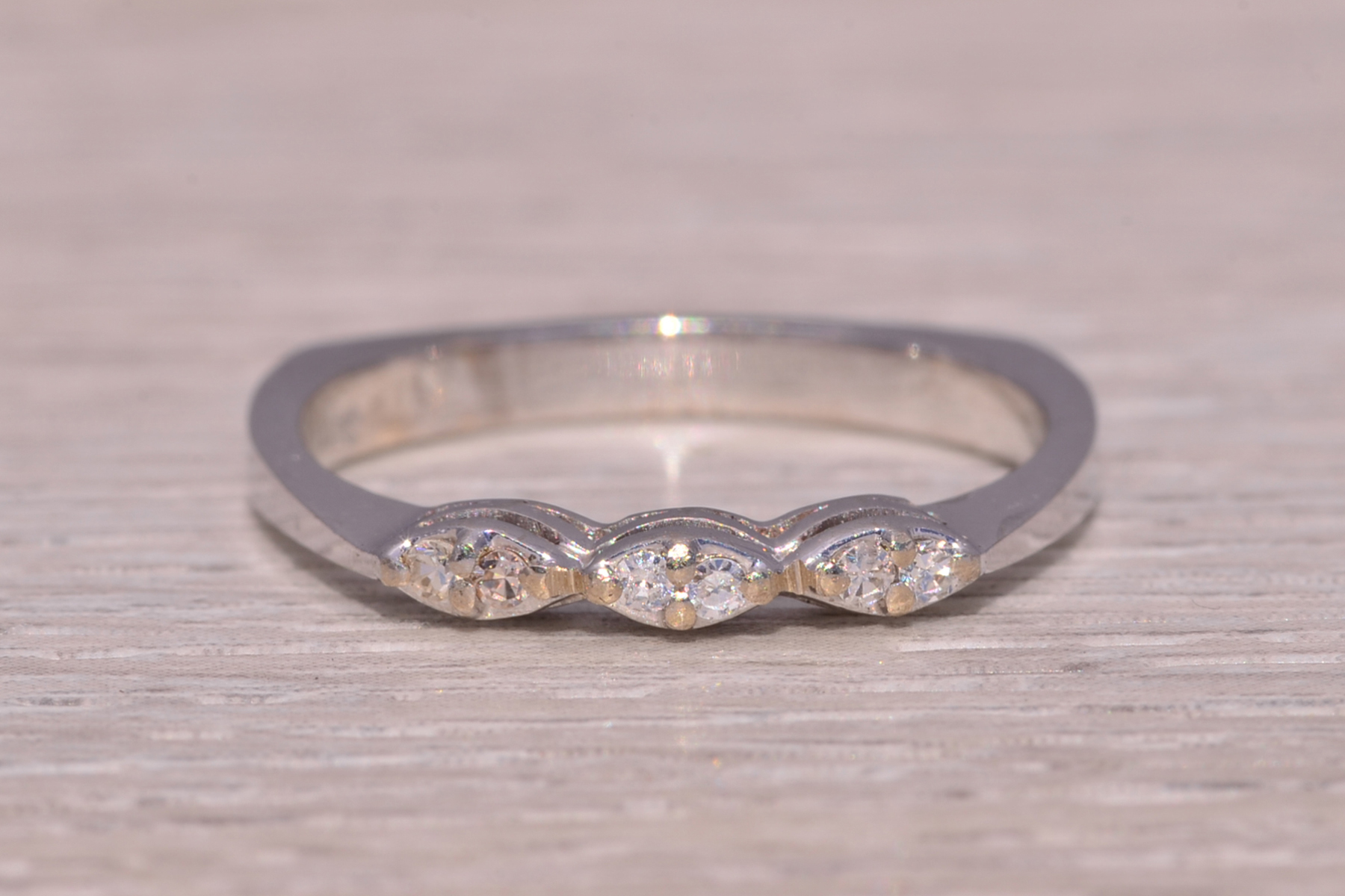 The Classic Elegance: Diamond Ring in 14 Karat White Gold - Image 2