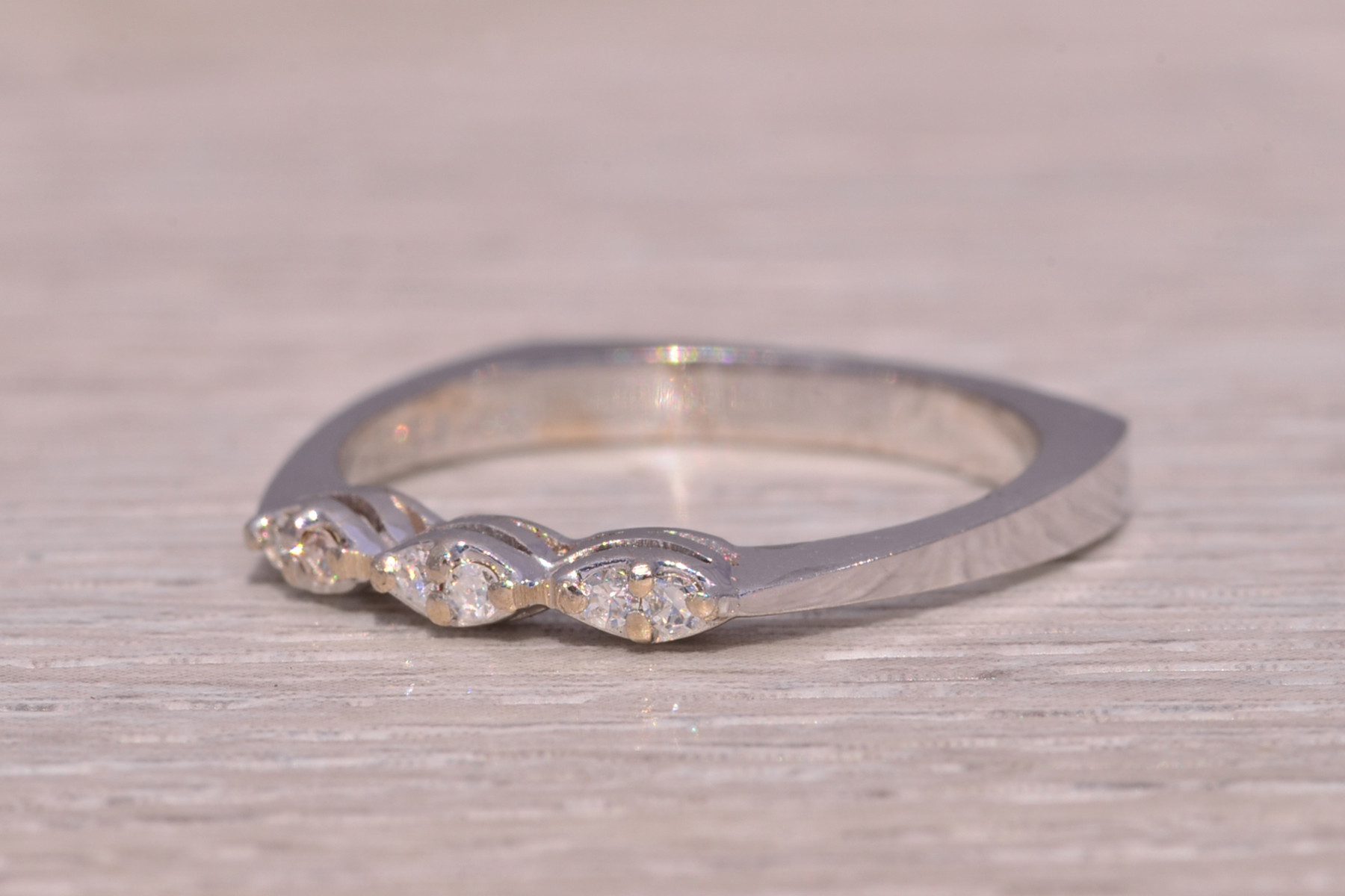 The Classic Elegance: Diamond Ring in 14 Karat White Gold - Image 3