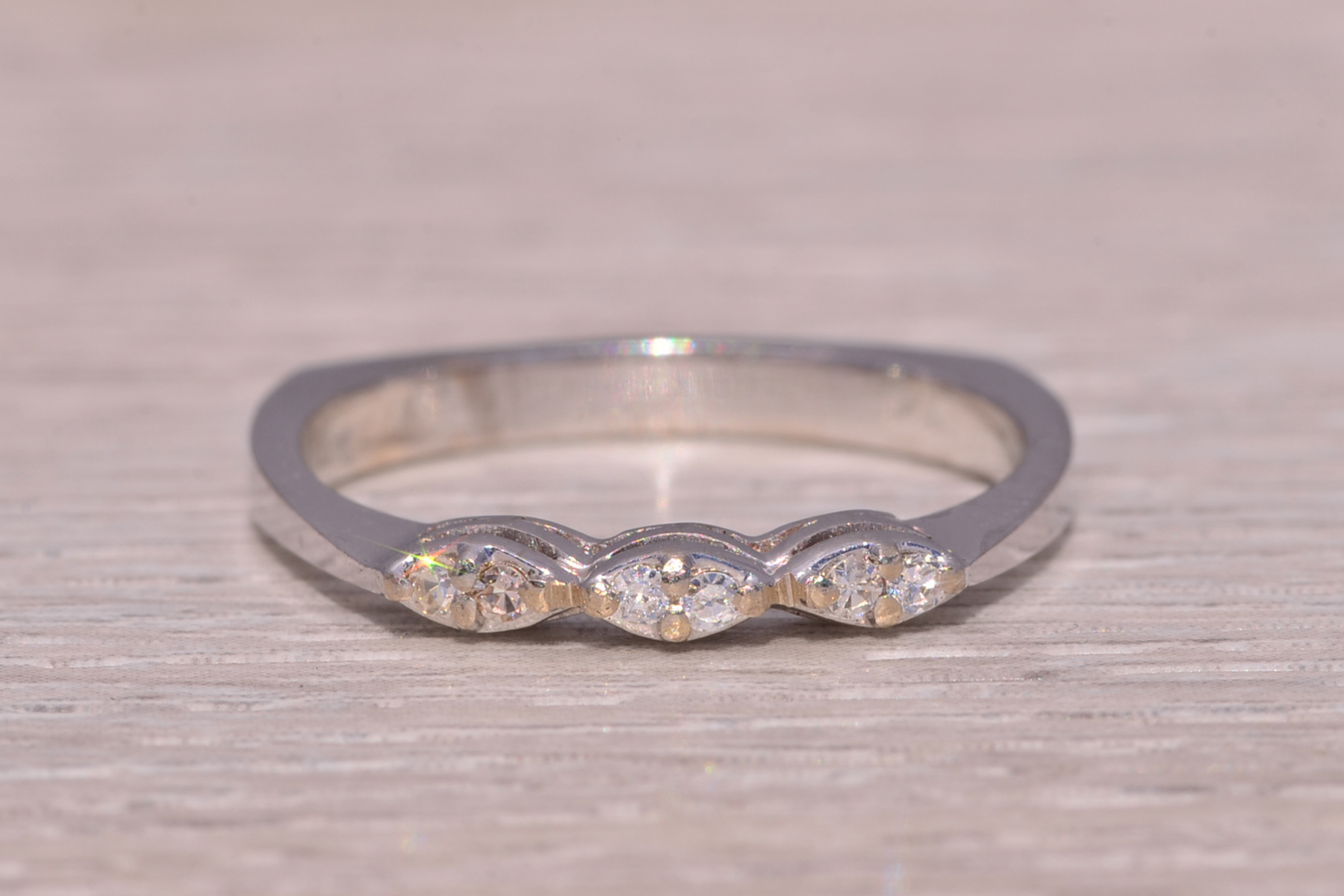 The Classic Elegance: Diamond Ring in 14 Karat White Gold - Image 7
