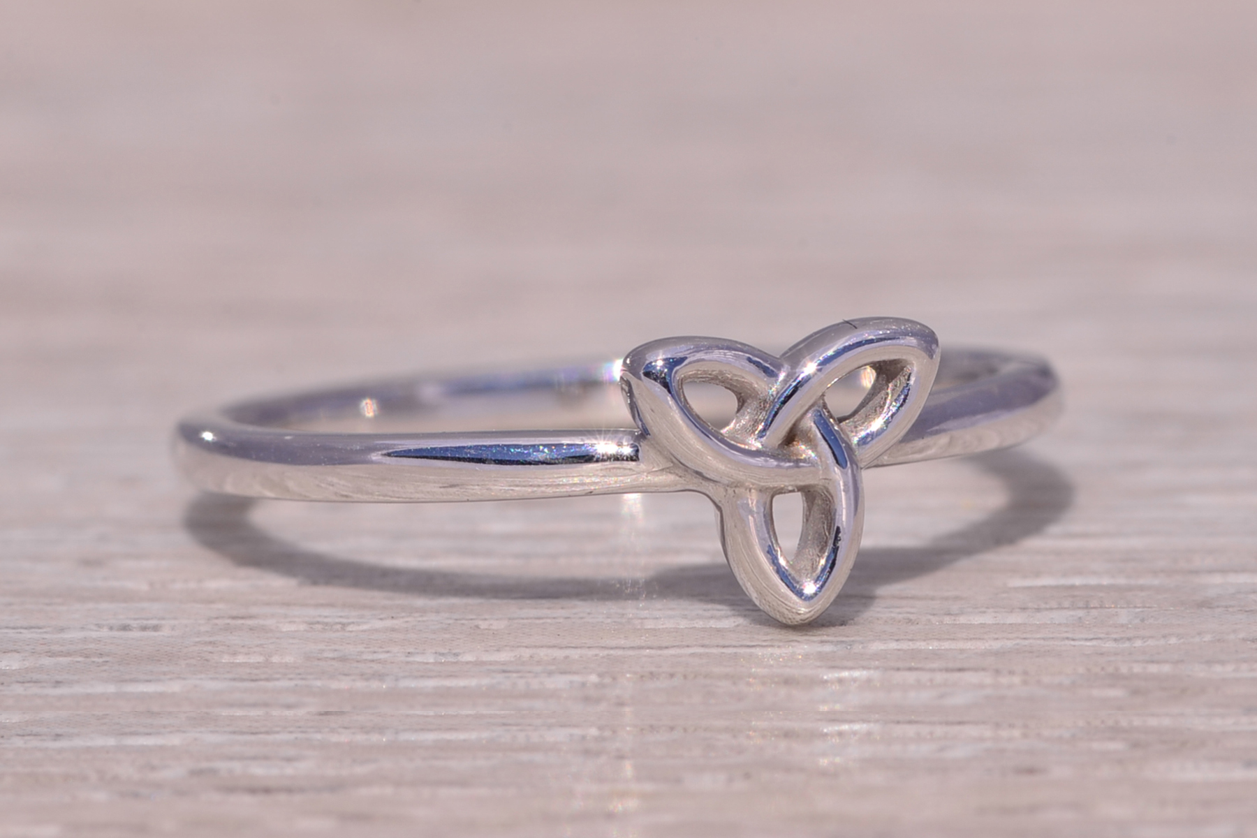 The Celtic Knot: Irish Love Knot Ring in White Gold - Image 6