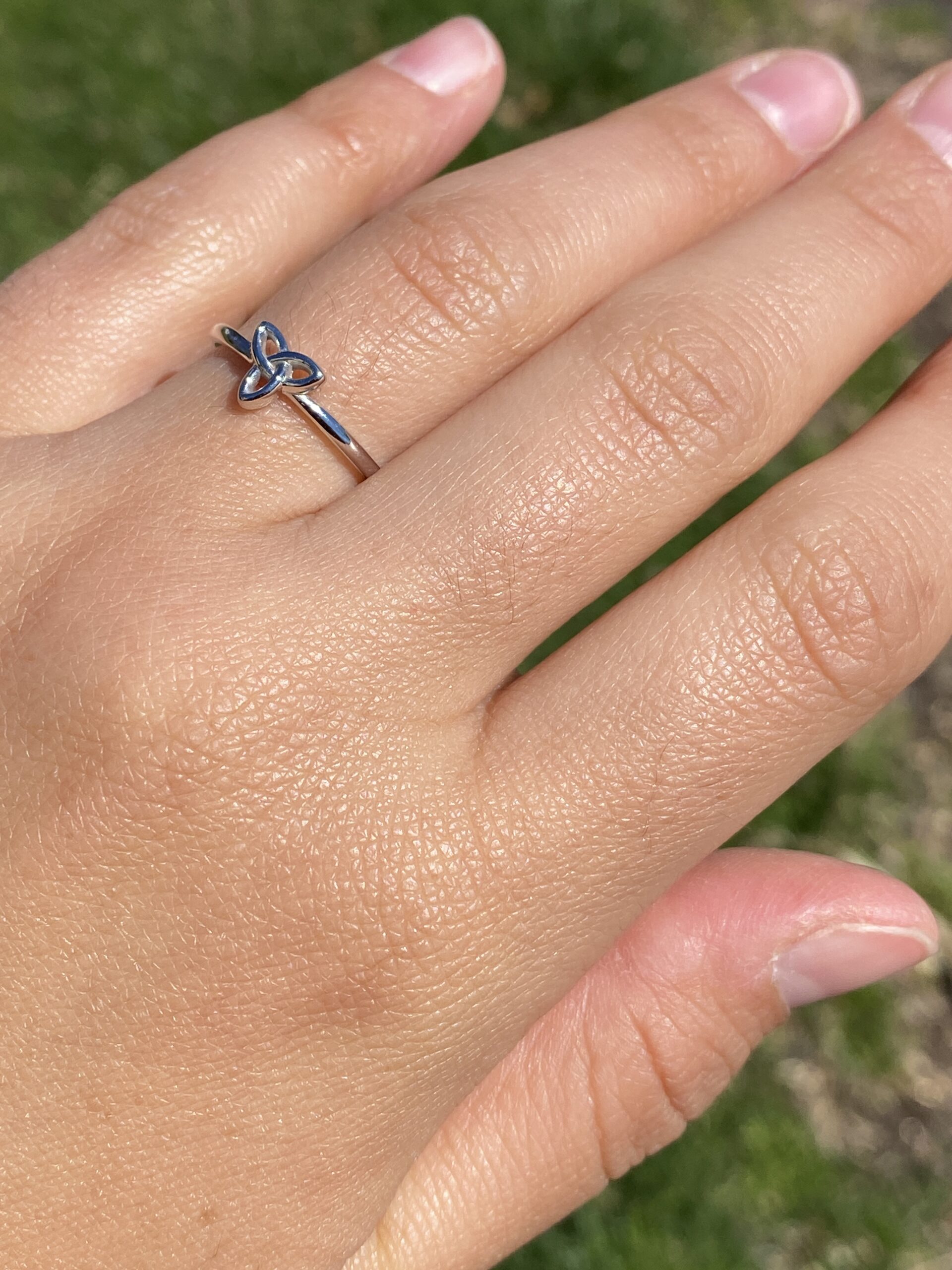 The Celtic Knot: Irish Love Knot Ring in White Gold - Image 9