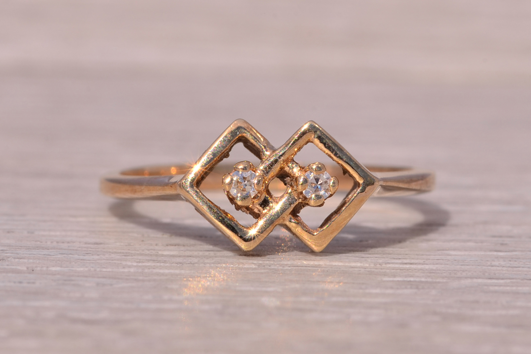 The Mid-Century Geometric: Natural Diamond Ring in Yellow Gold - Image 2
