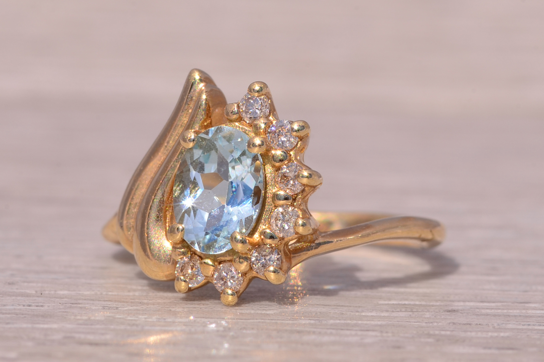 The Aquamarine Radiance: Aquamarine and Diamond Ring in 14 Karat Gold - Image 3