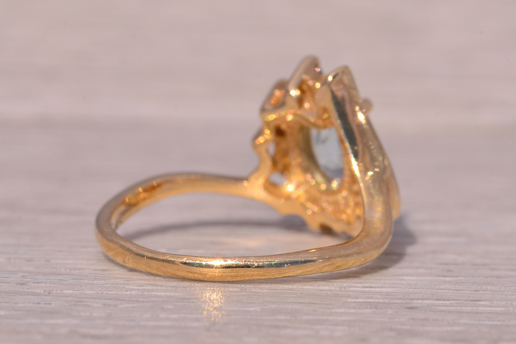 The Aquamarine Radiance: Aquamarine and Diamond Ring in 14 Karat Gold - Image 5