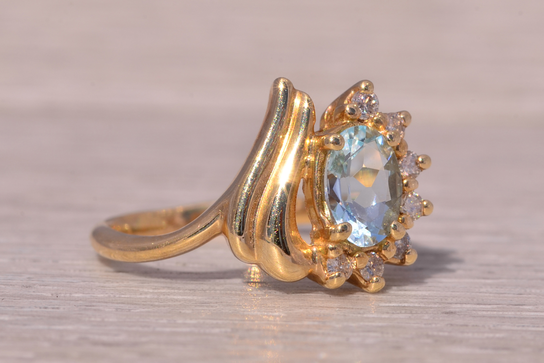 The Aquamarine Radiance: Aquamarine and Diamond Ring in 14 Karat Gold - Image 6