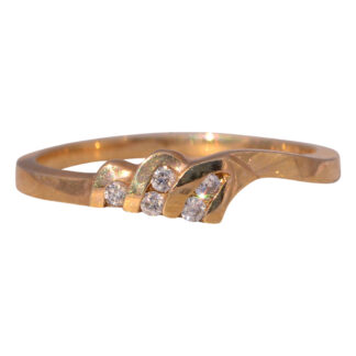 The Vintage Curve: 1980's Natural Diamond Ring in Yellow Gold