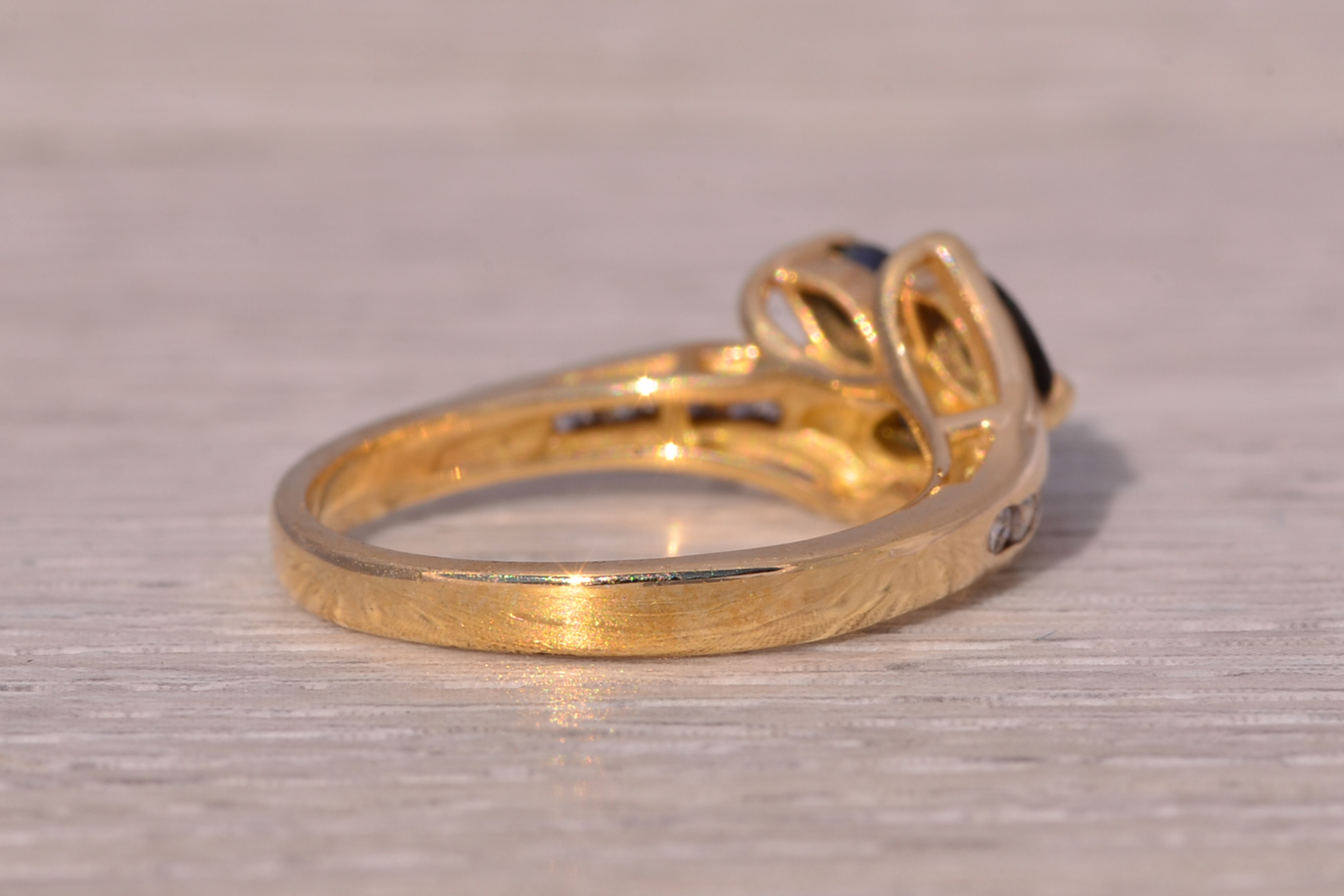 The Sapphire Serenade: Sapphire and Diamond Ring in Yellow Gold - Image 5