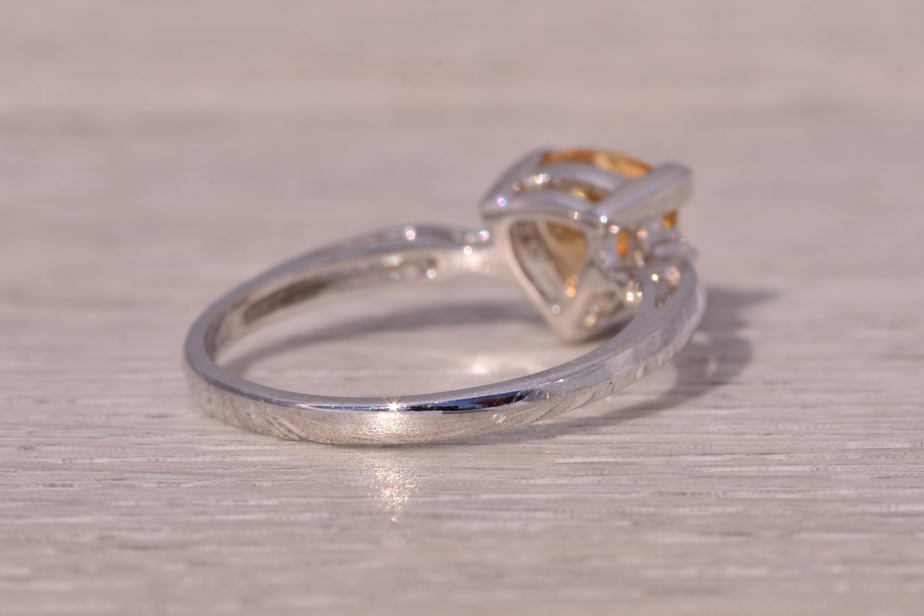 The Golden Radiance: Citrine and Diamond Ring in White Gold - Image 5