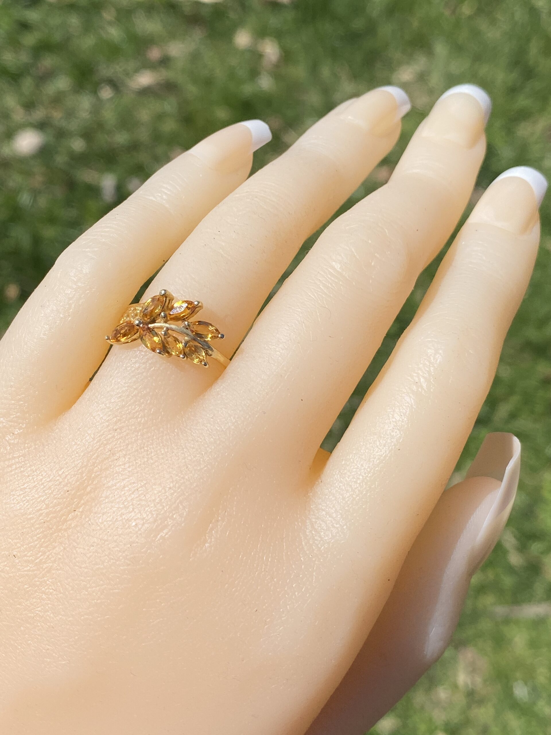 The Golden Leaf: Citrine Ring in Yellow Gold - Image 9