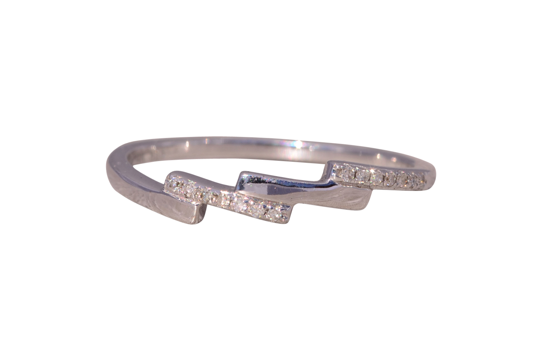 The Modern Lightening: Diamond Ring in White Gold