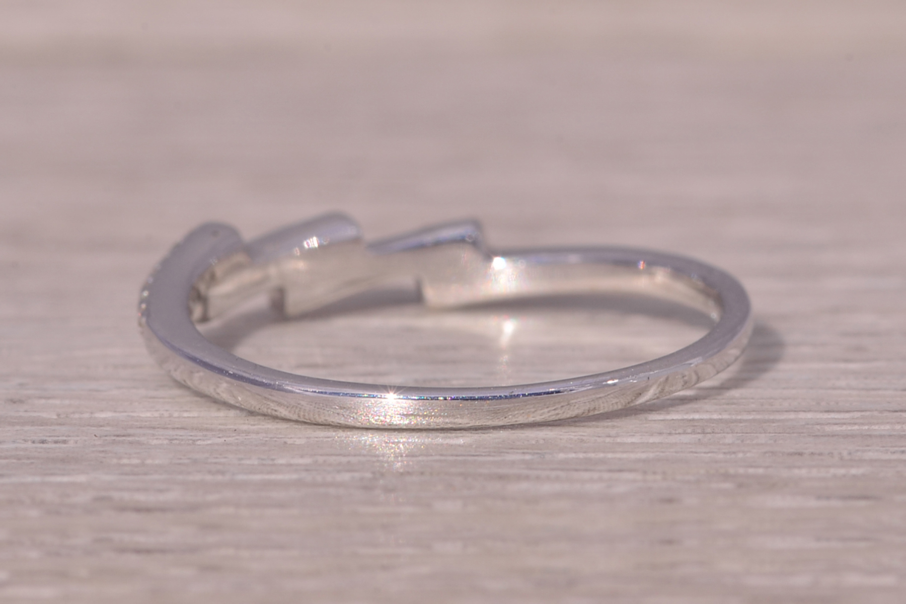 The Modern Lightening: Diamond Ring in White Gold - Image 4