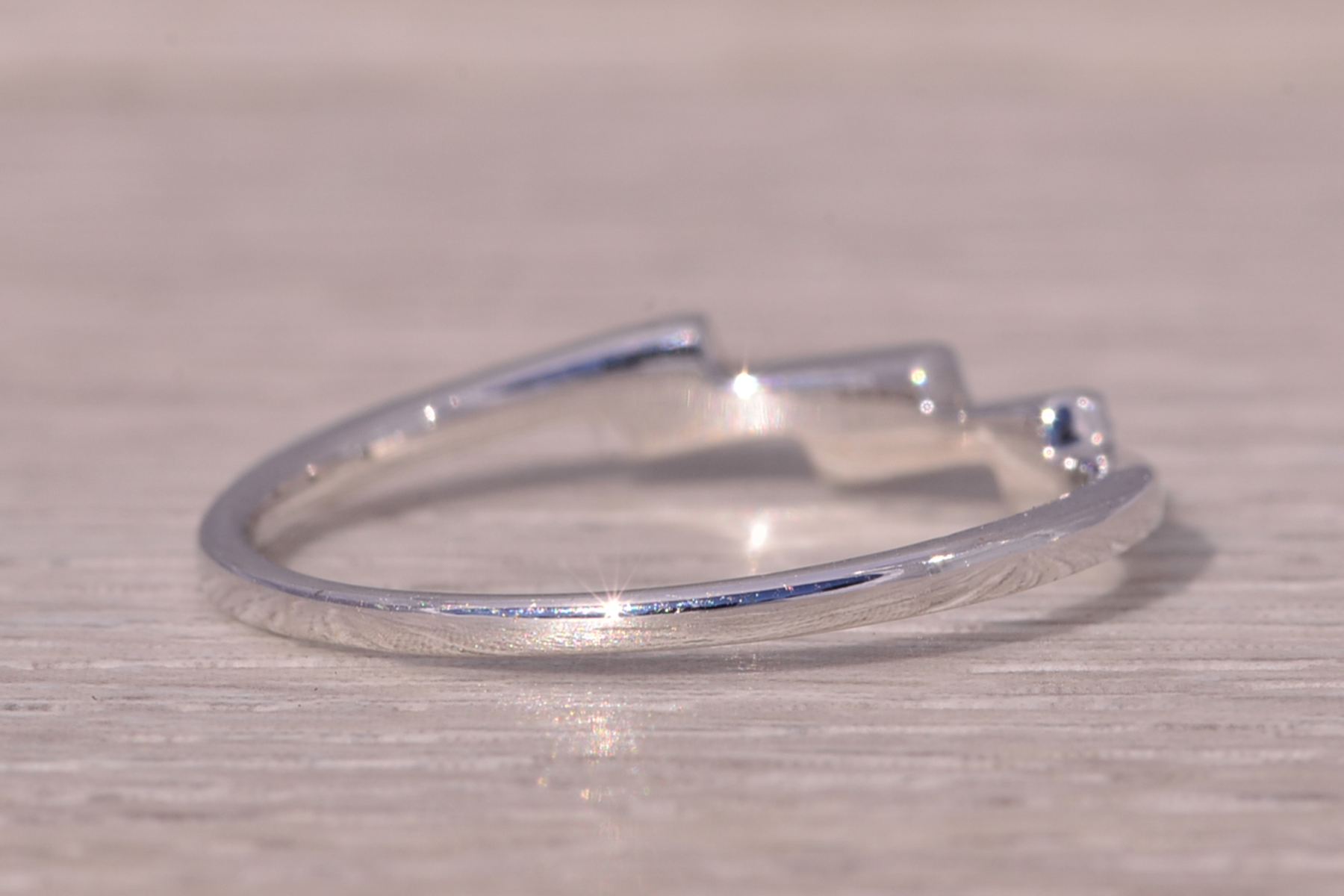 The Modern Lightening: Diamond Ring in White Gold - Image 5