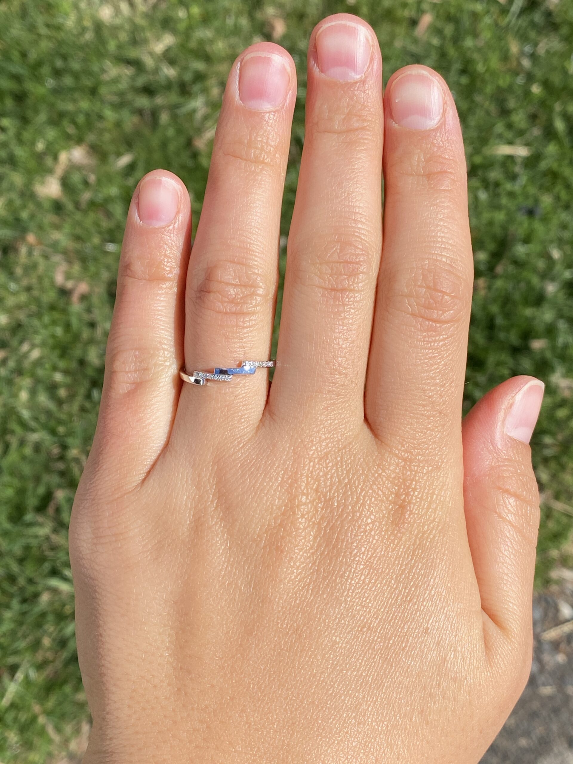 The Modern Lightening: Diamond Ring in White Gold - Image 8