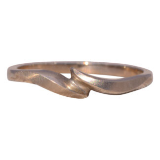 The Brushed Elegance: Bypass Style Ring in White Gold