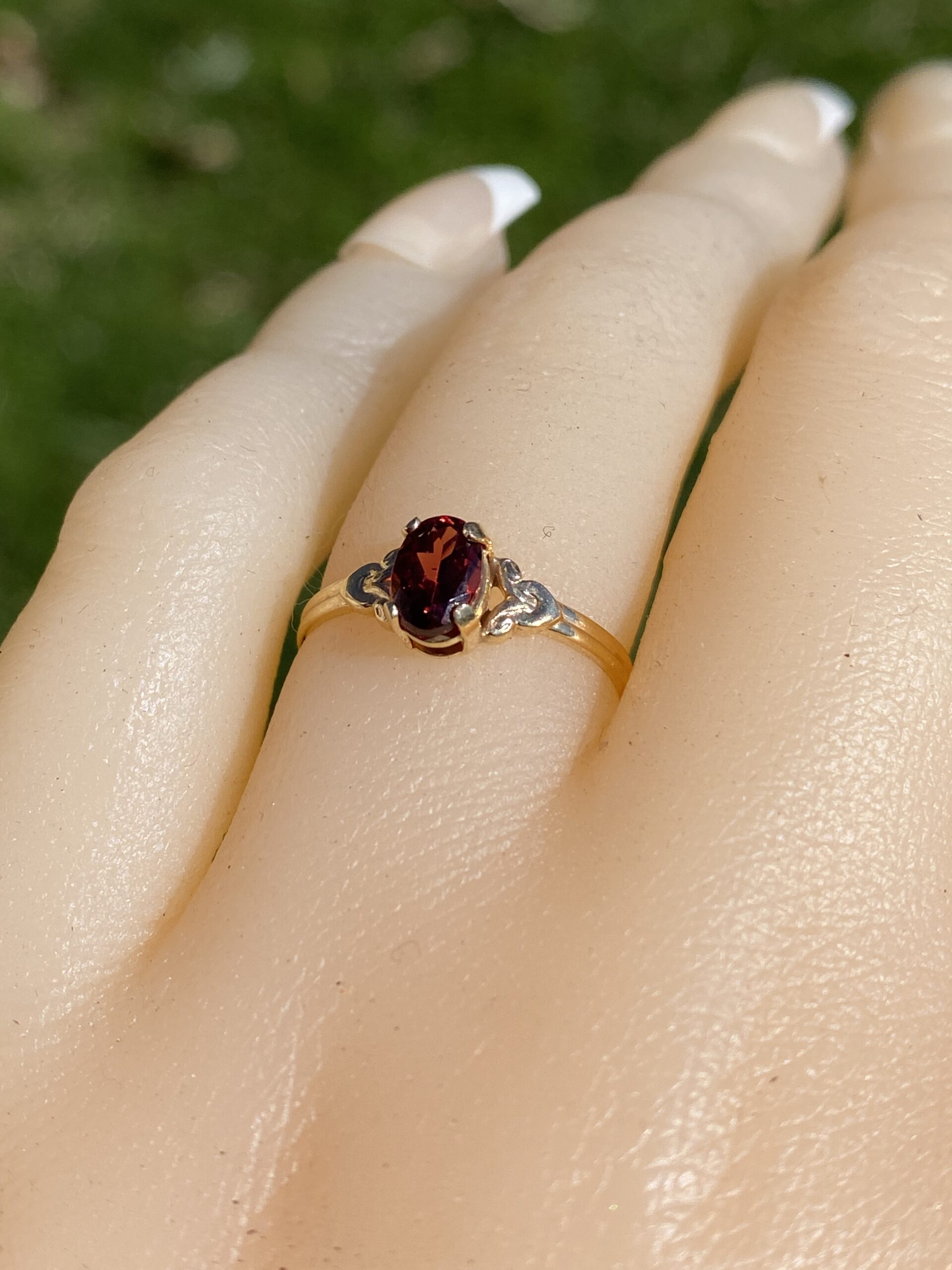 SOLD - The Scarlet Elegance: Garnet Ring in Yellow Gold - Image 10