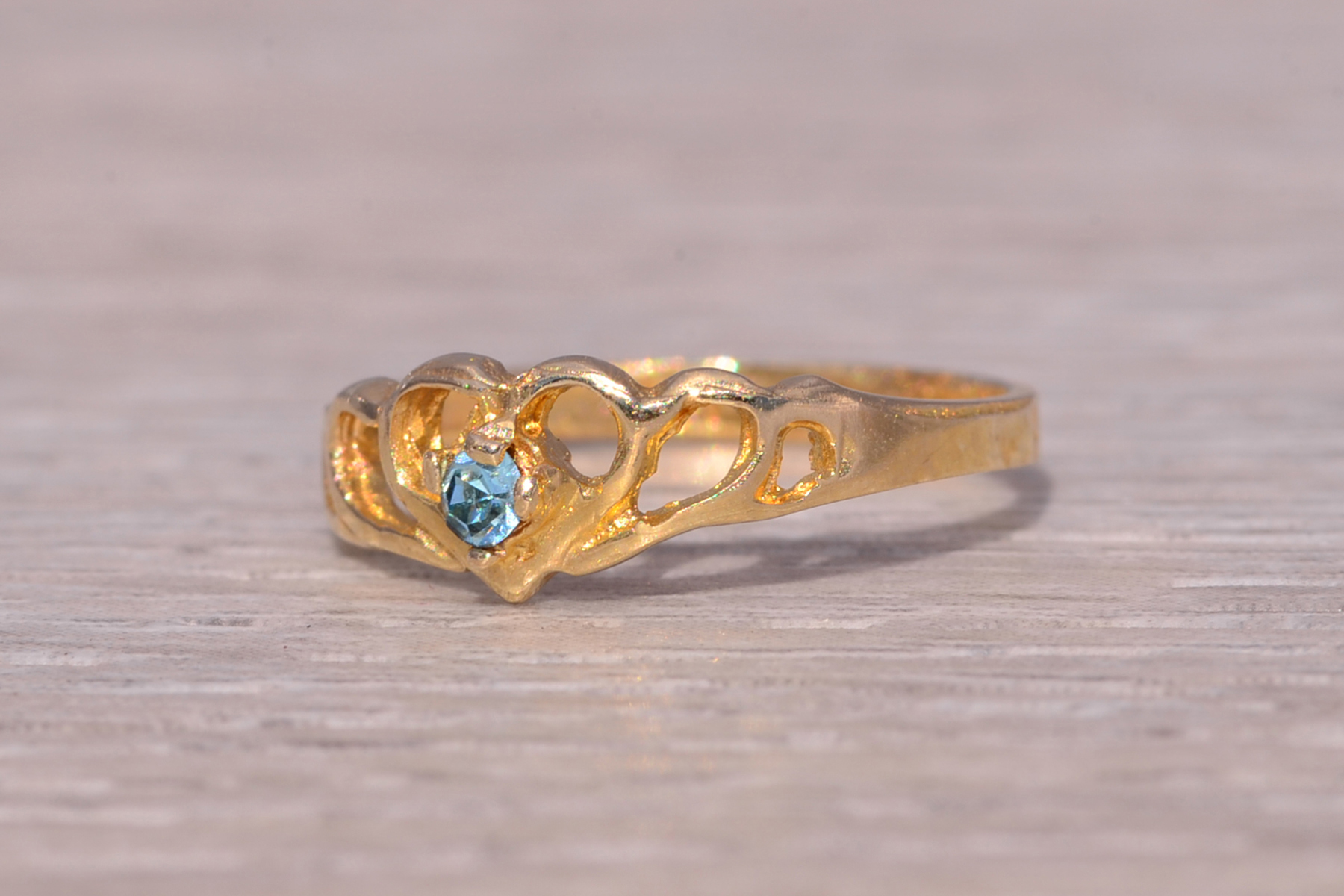 The Little Heart: Child's Blue Crystal Ring in Yellow Gold - Image 3