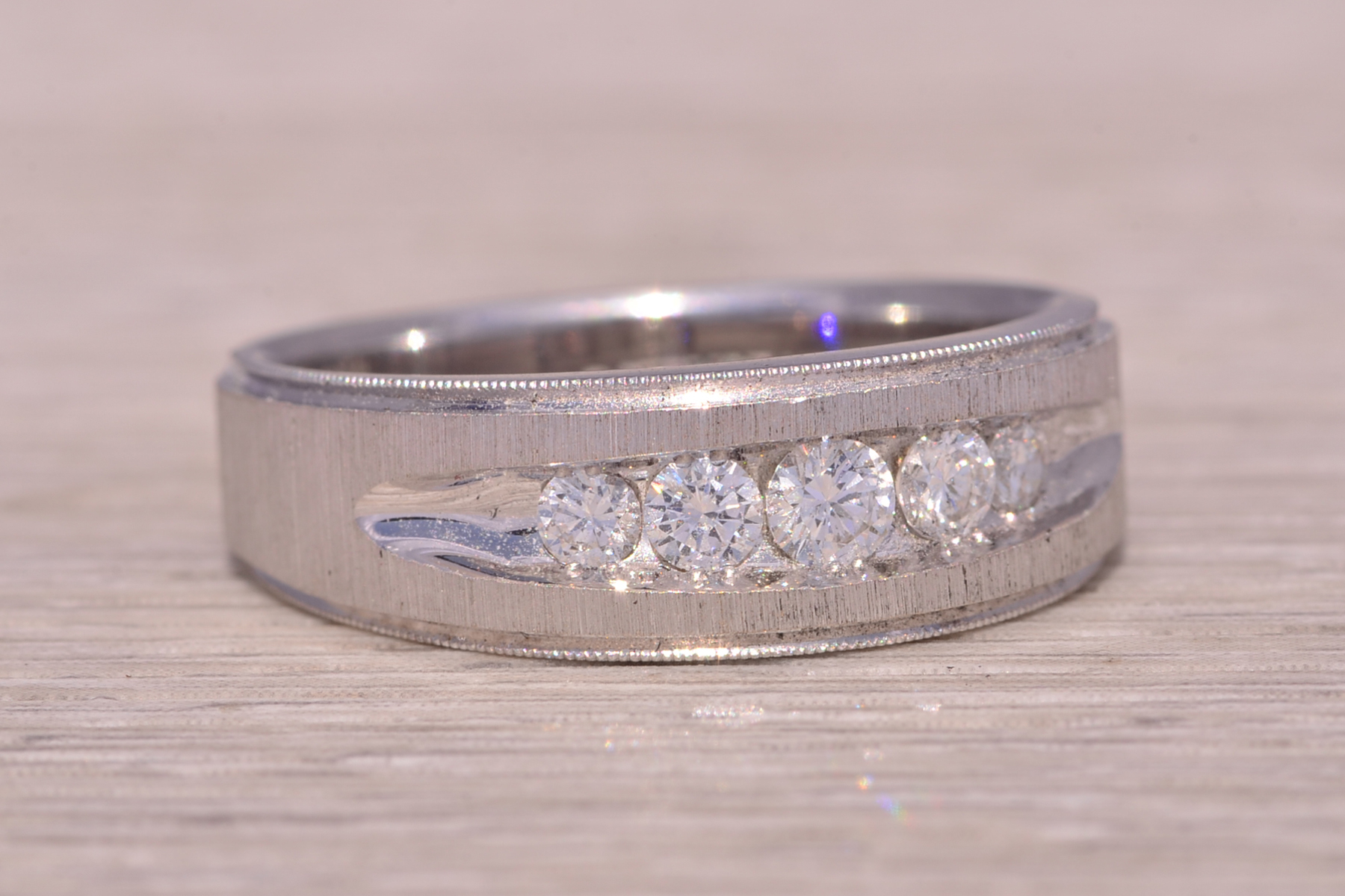The LeMans Classic: Leman's Signed Natural Diamond Ring in White Gold - Image 6