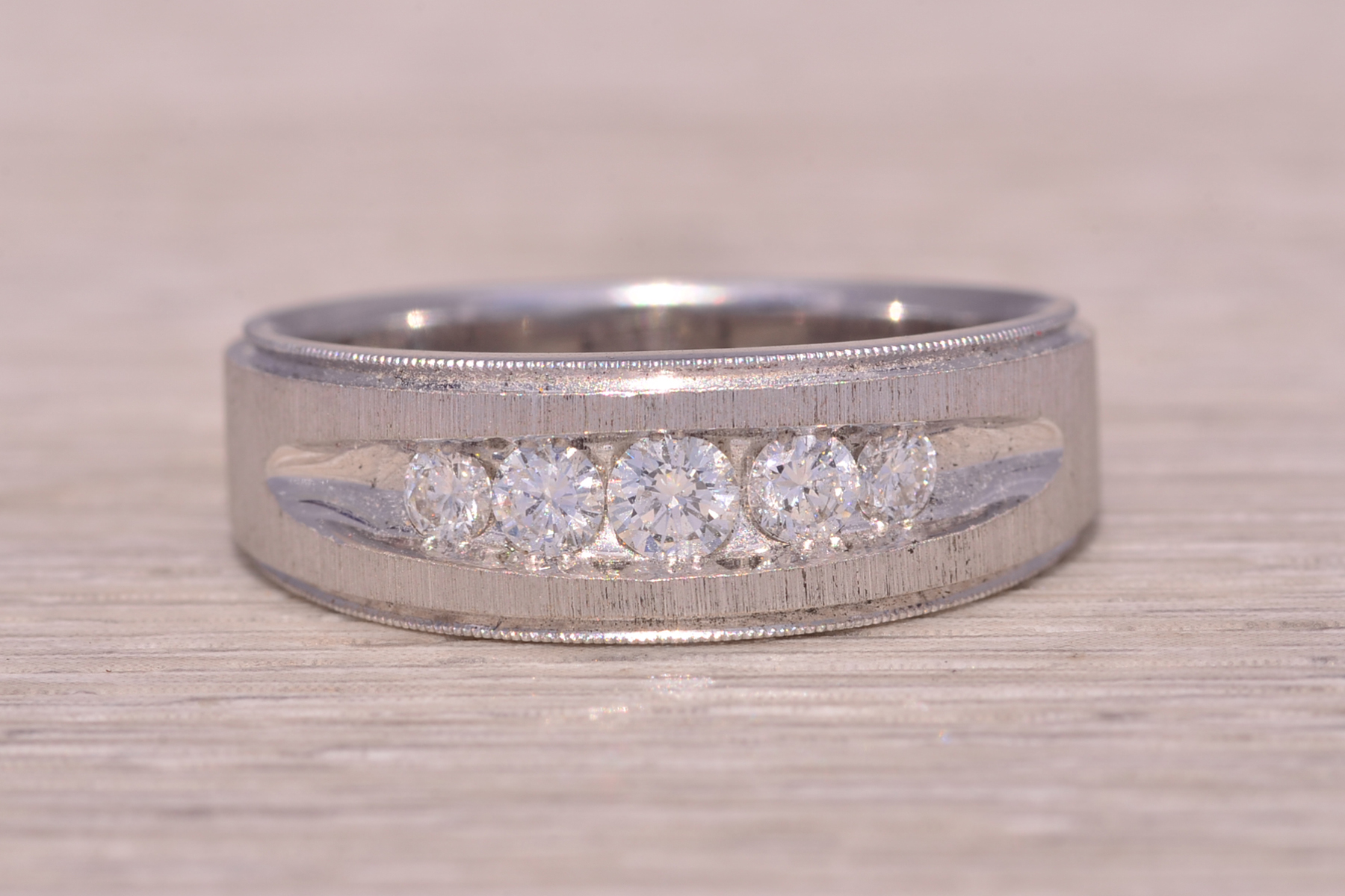 The LeMans Classic: Leman's Signed Natural Diamond Ring in White Gold - Image 7
