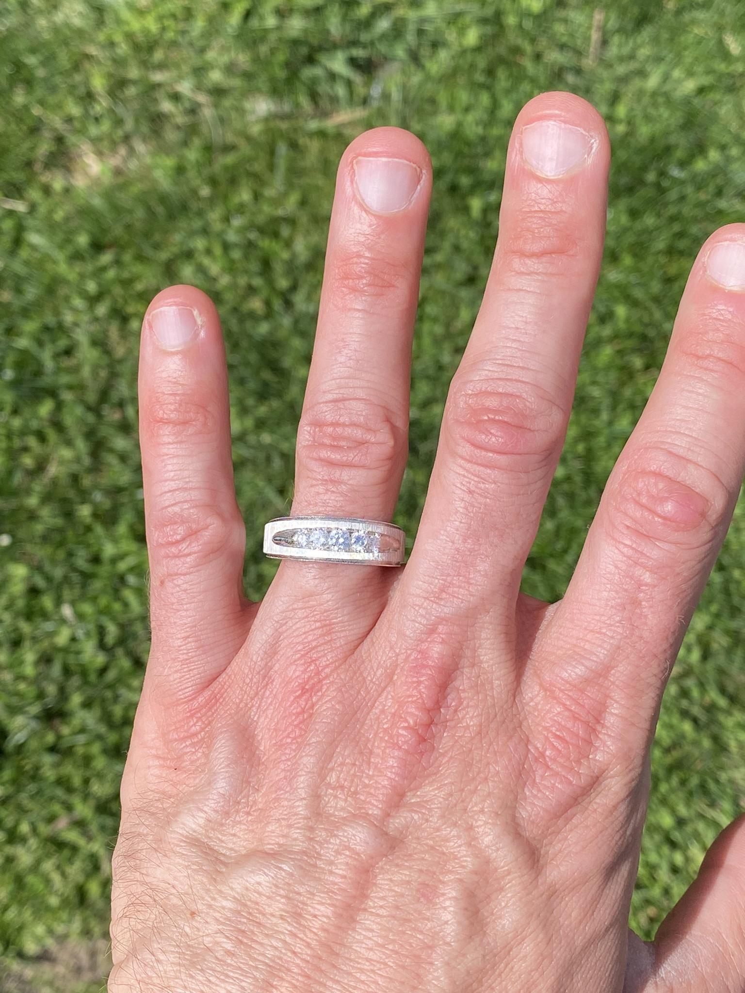 The LeMans Classic: Leman's Signed Natural Diamond Ring in White Gold - Image 11