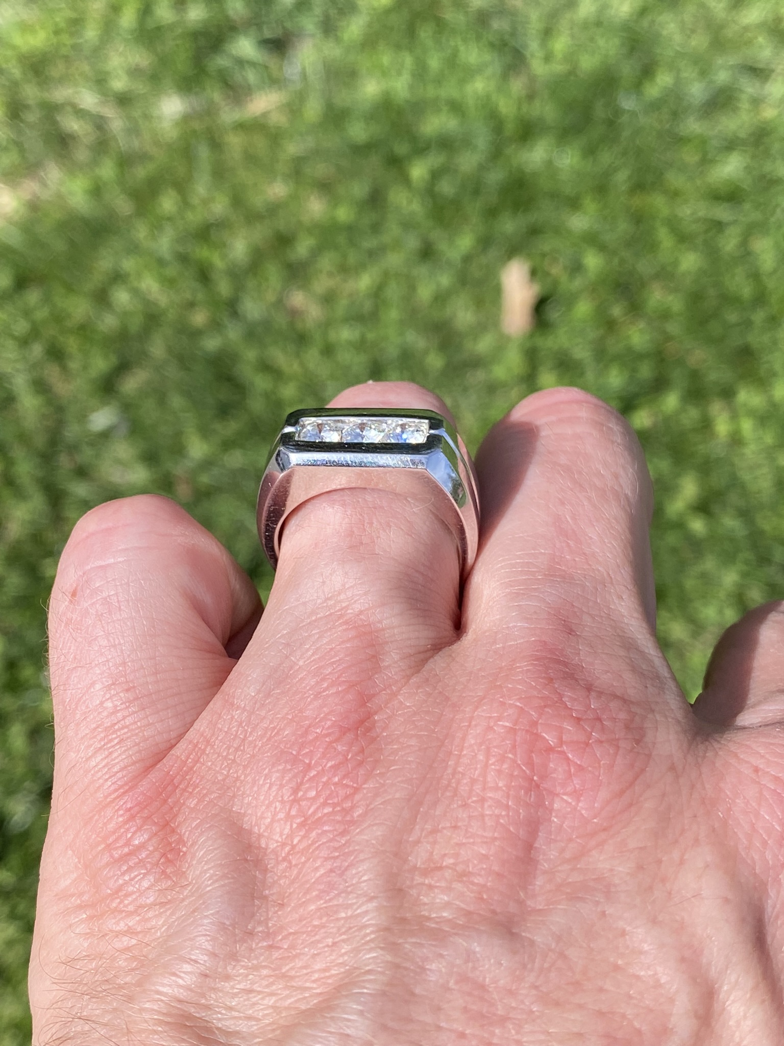 The Classic Trio: Natural Diamond Ring in White Gold - Image 9