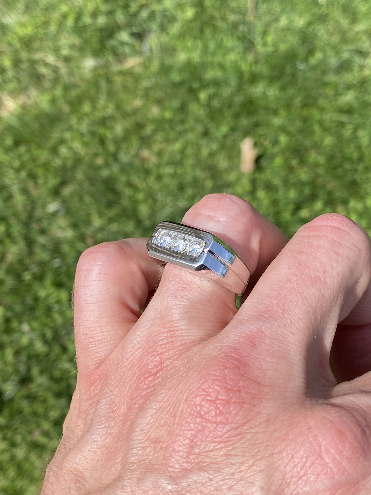 The Classic Trio: Natural Diamond Ring in White Gold - Image 10